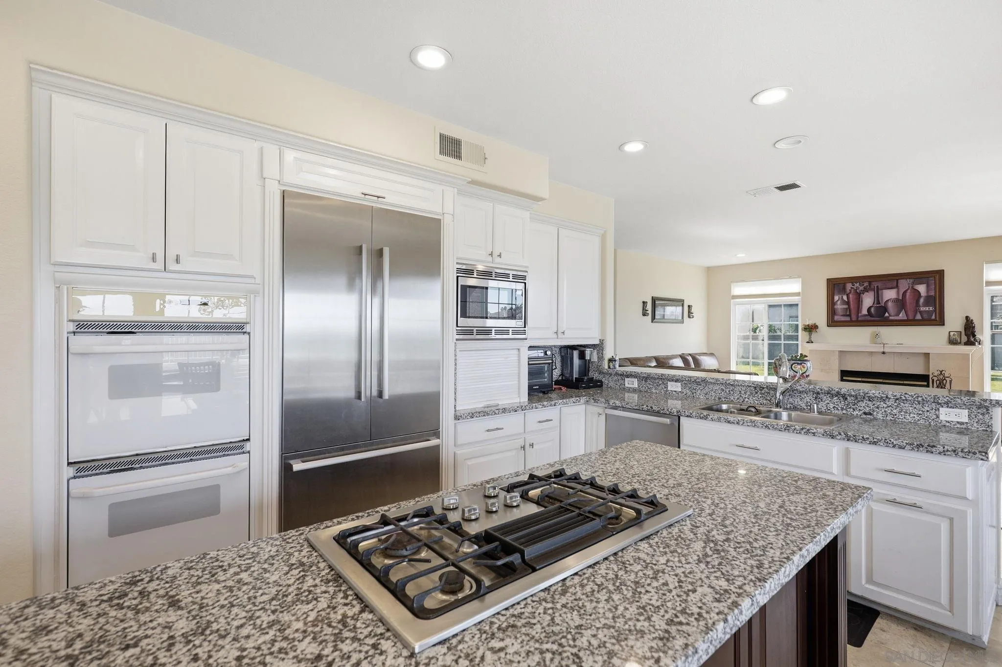 https://cdn.realtyfeed.com/cdn/127/260006510/983d000145c053078e06b57672839475.webp
