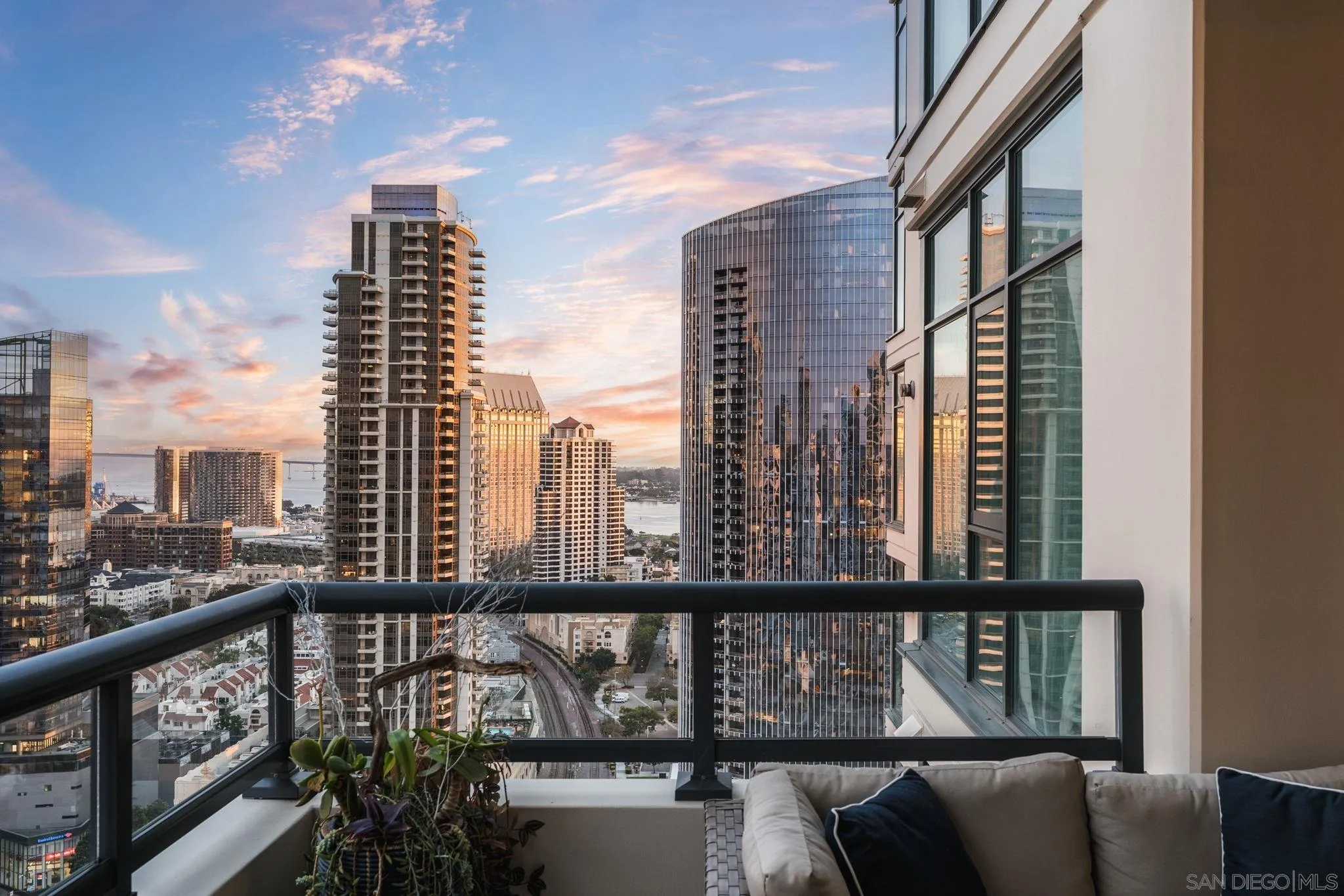 https://cdn.realtyfeed.com/cdn/127/260006515/23be3c57888b0d836101c4a8293114a9.webp