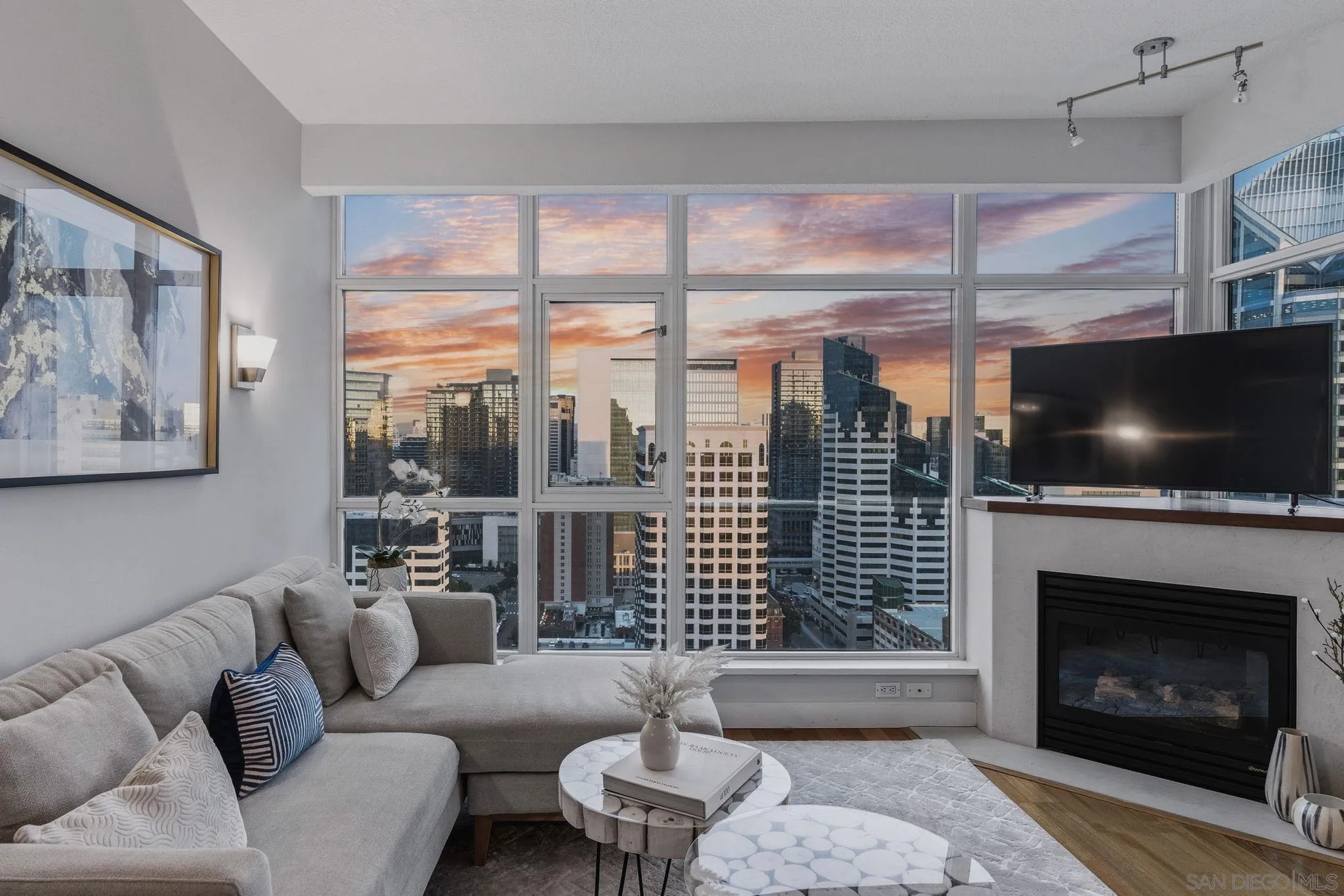 https://cdn.realtyfeed.com/cdn/127/260006515/428eb71b9ffebea6b11f8f07184064f8.webp