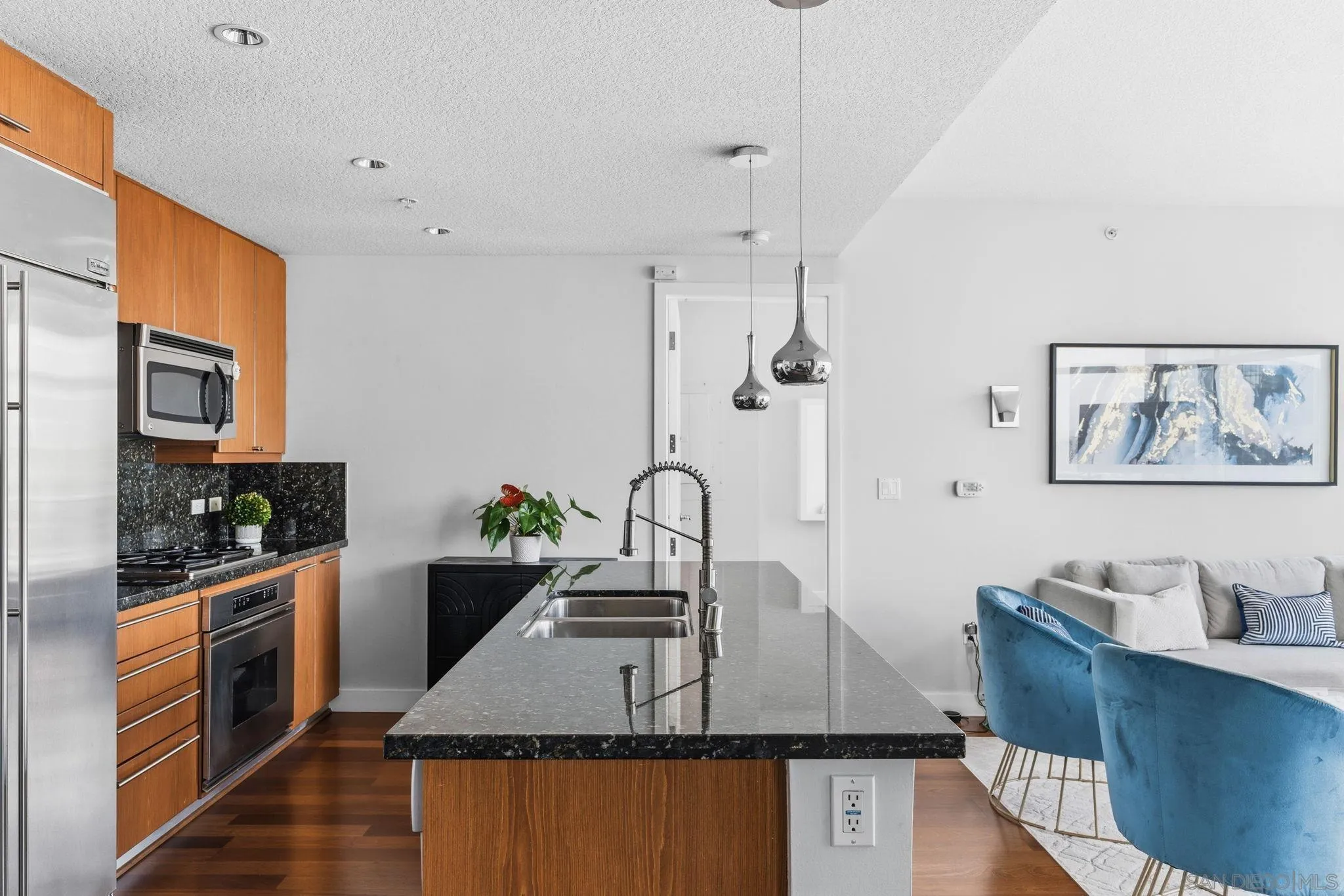 https://cdn.realtyfeed.com/cdn/127/260006515/859715415613969320a921d00e8b745c.webp
