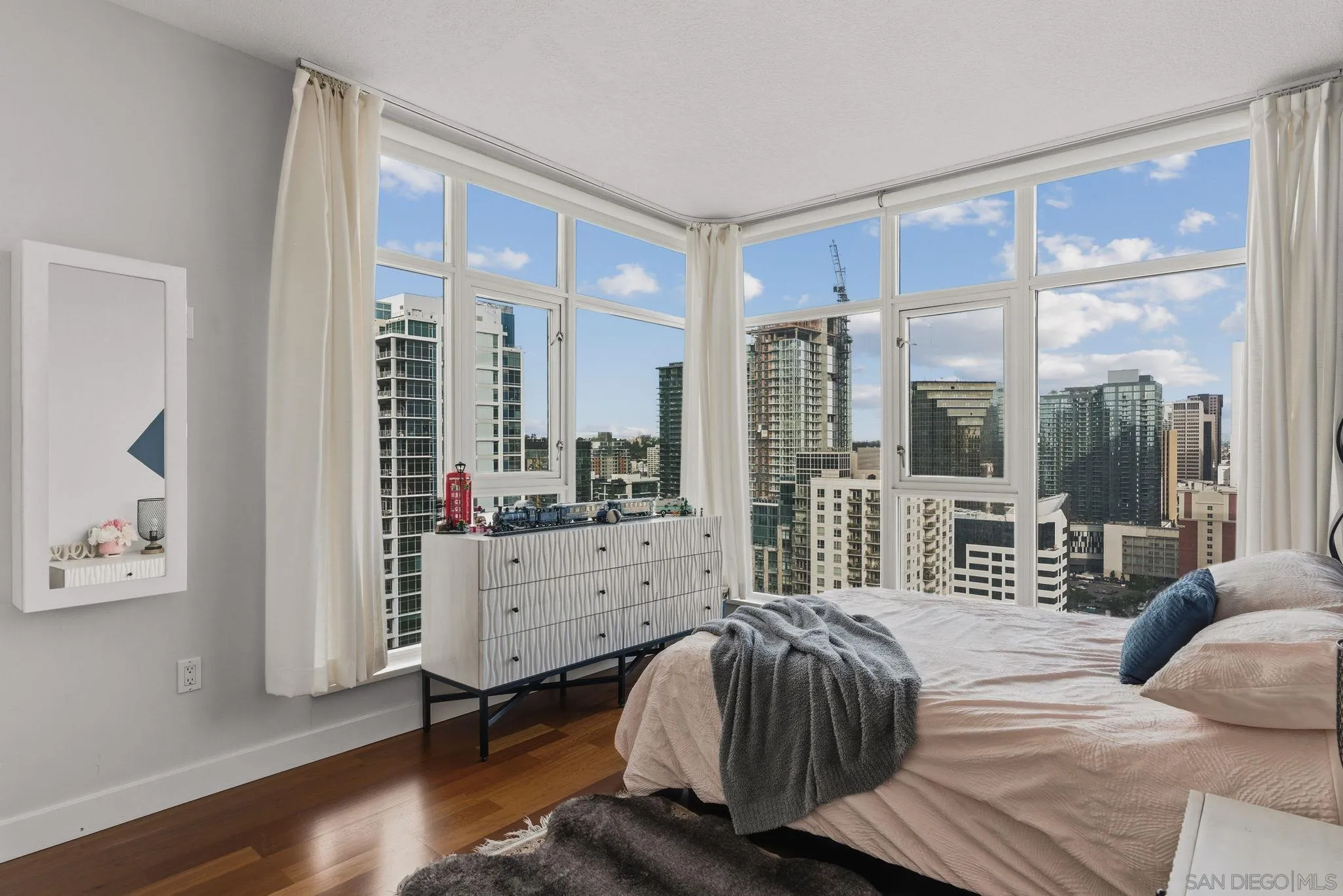 https://cdn.realtyfeed.com/cdn/127/260006515/8b9230fc761141a6bdf6deb60ce611a0.webp