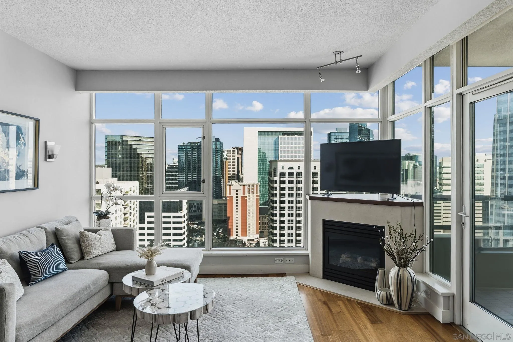 https://cdn.realtyfeed.com/cdn/127/260006515/c954a8c0afe8f04a9ed2fad1d91ebb92.webp