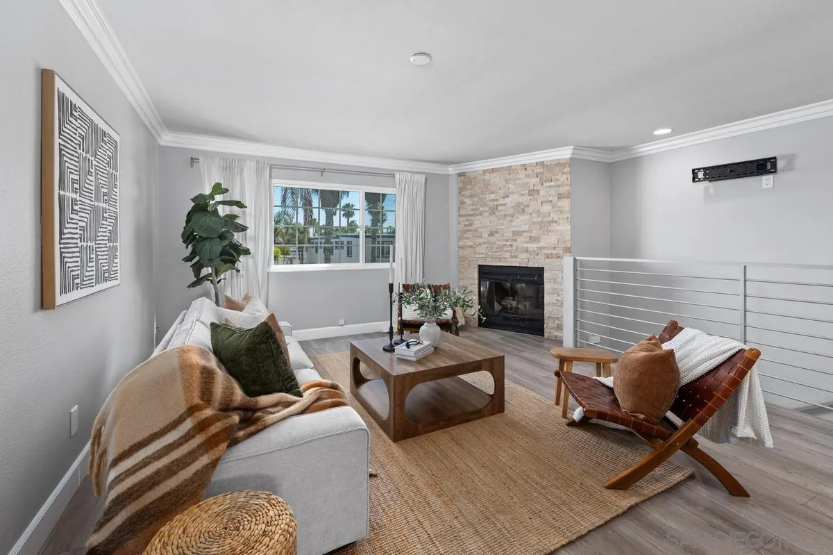 https://cdn.realtyfeed.com/cdn/127/260006516/461335f254458f1ba9625681ec41eb0f.webp
