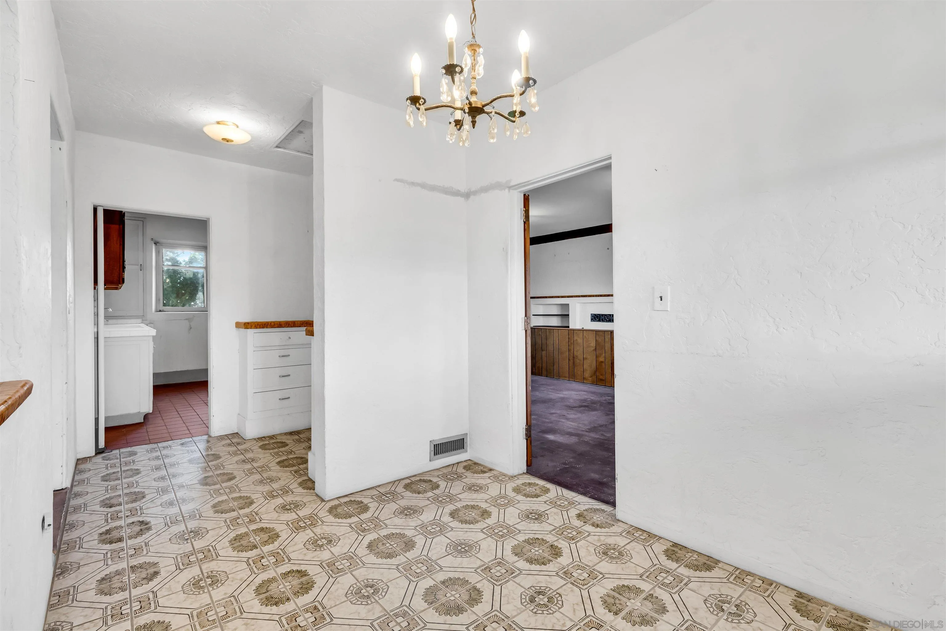 https://cdn.realtyfeed.com/cdn/127/260006519/0391083df9370fa69e54ab91f2de79d5.webp