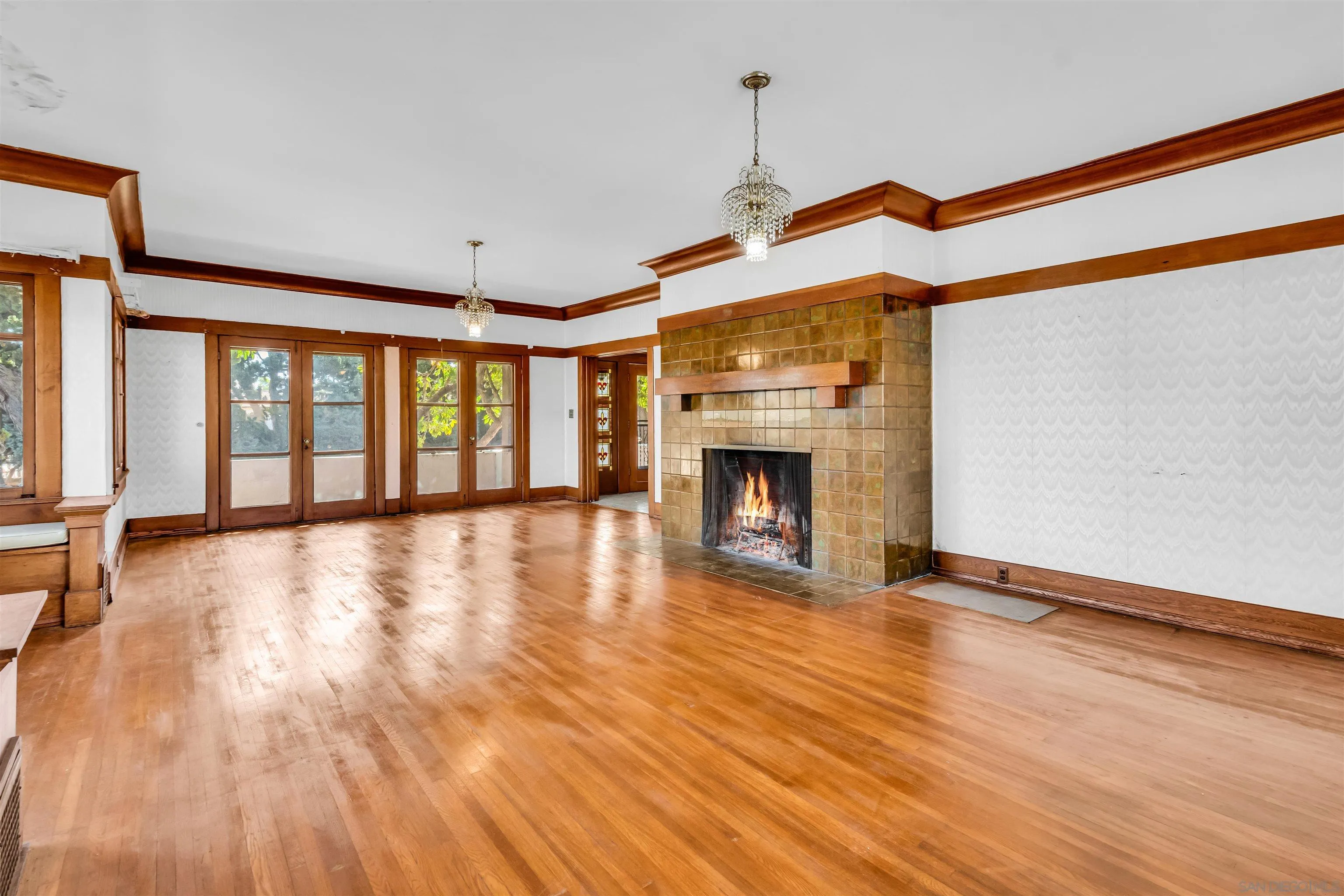 https://cdn.realtyfeed.com/cdn/127/260006519/17b0050528117369caa02a025029baf5.webp