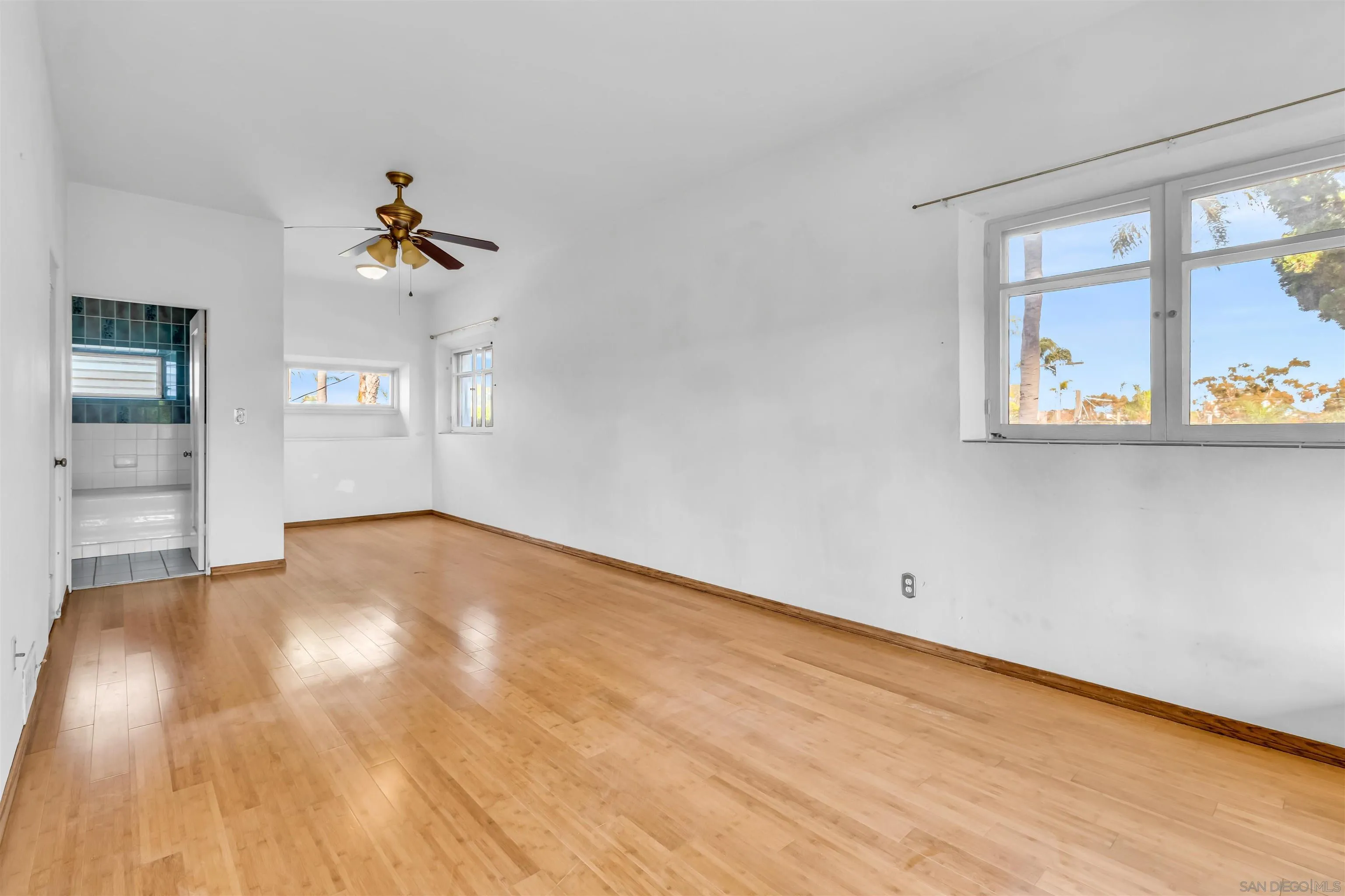 https://cdn.realtyfeed.com/cdn/127/260006519/53130280d623e41c18525e95193de067.webp