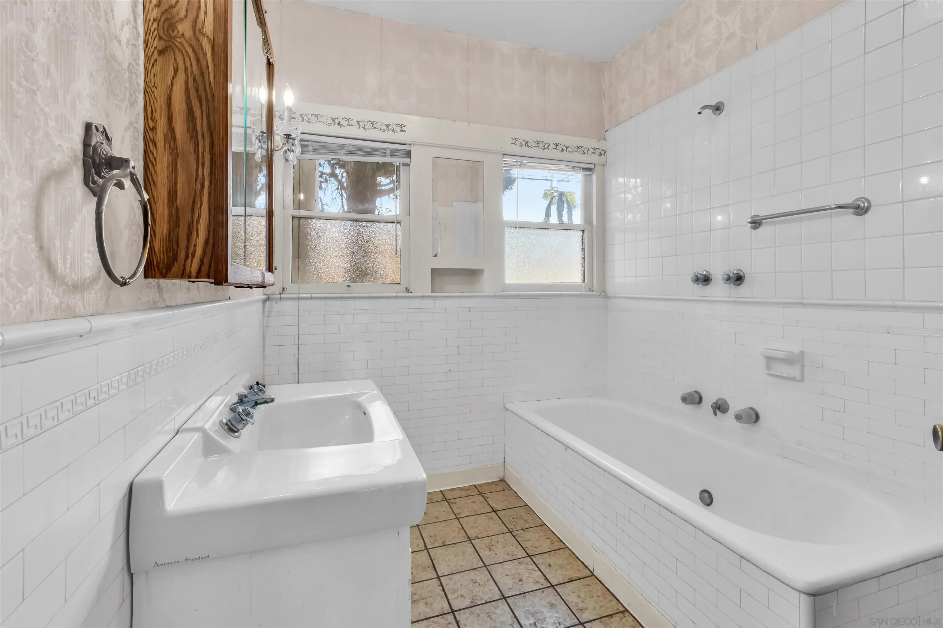 https://cdn.realtyfeed.com/cdn/127/260006519/5d3a7b4109e6c0733371a2e2d1719f47.webp