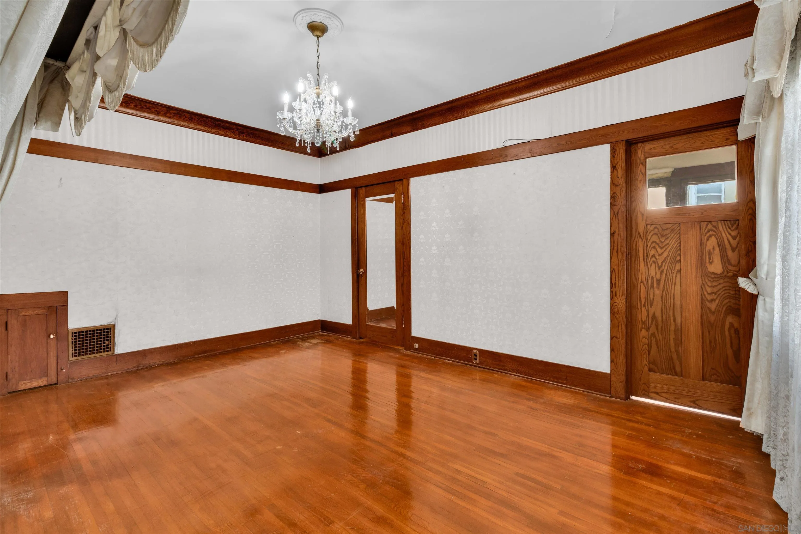 https://cdn.realtyfeed.com/cdn/127/260006519/5f41b46eeb6cca2863426c8c81effc25.webp