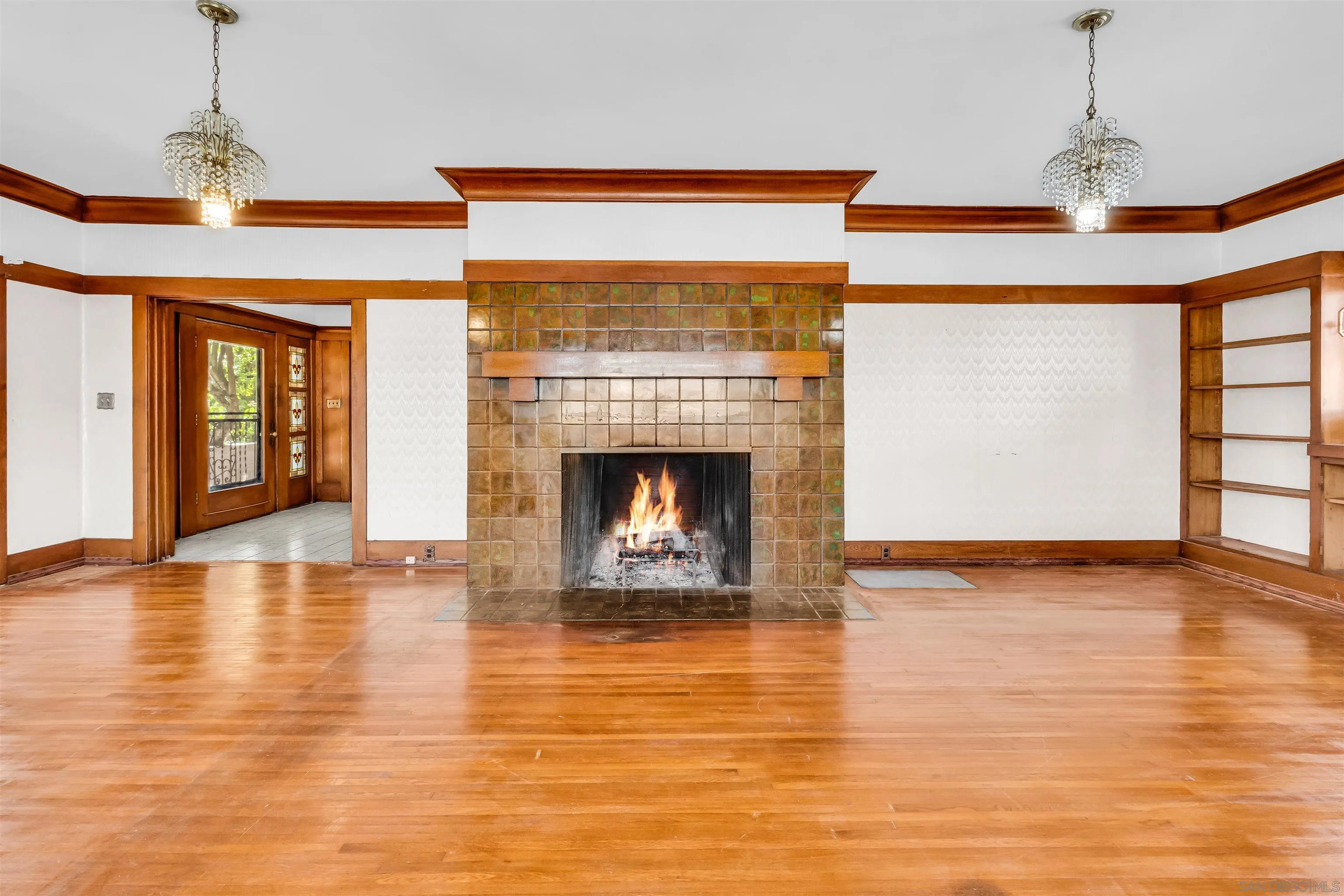 https://cdn.realtyfeed.com/cdn/127/260006519/643d2660fd80da84546962c5bc604298.webp