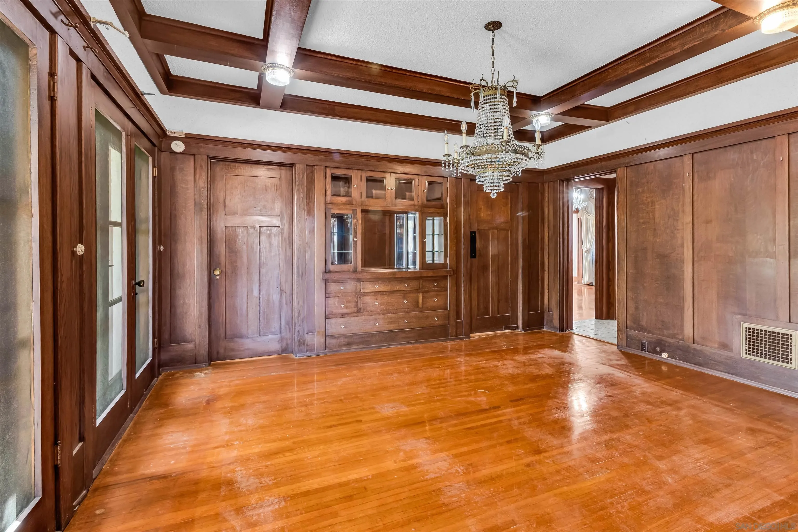 https://cdn.realtyfeed.com/cdn/127/260006519/baf98a3a1ce94dcb9746e70a91d839d6.webp
