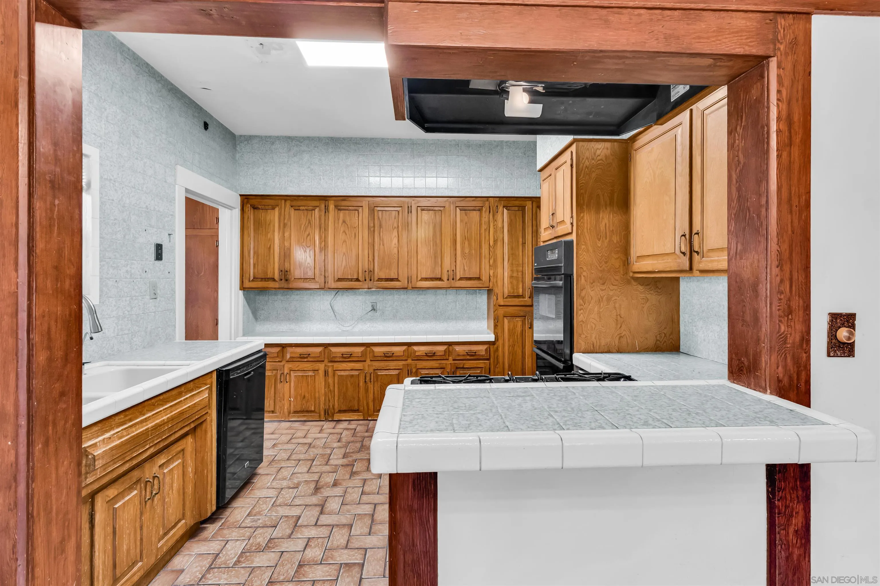 https://cdn.realtyfeed.com/cdn/127/260006519/d264363f524b7acaff5b519563d56e67.webp