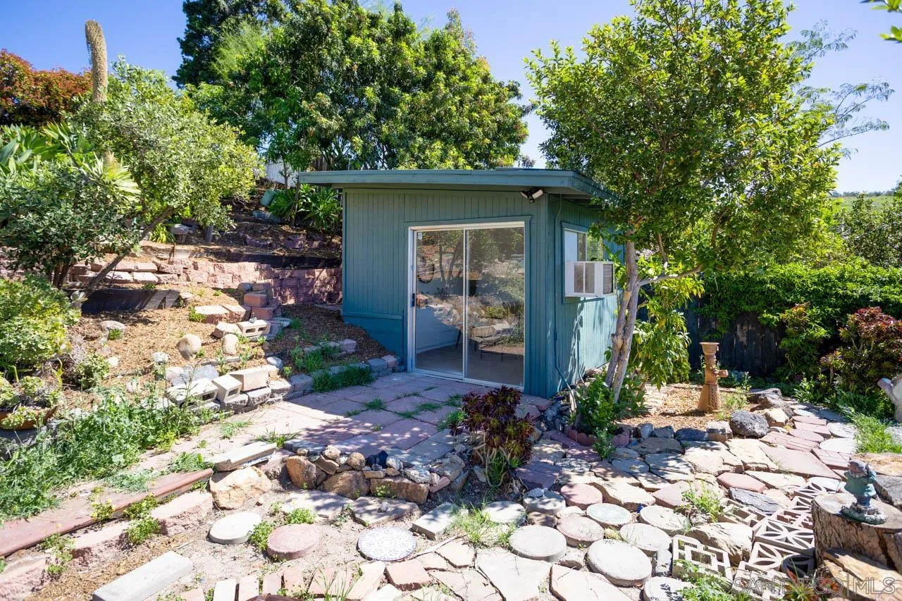 https://cdn.realtyfeed.com/cdn/127/260006520/834e649043c88baed53a673751f33e72.webp