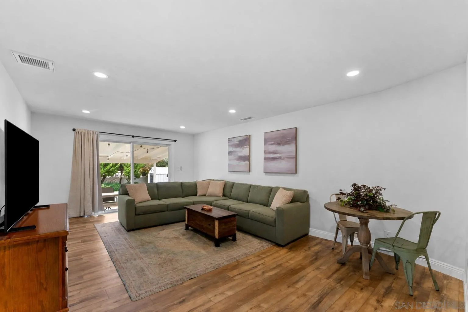 https://cdn.realtyfeed.com/cdn/127/260006525/4ad716d1d000da50564d2a64a676719a.webp