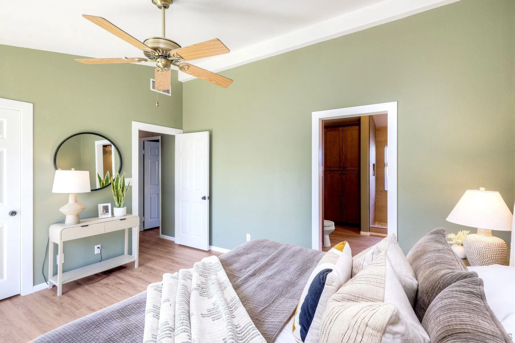 https://cdn.realtyfeed.com/cdn/127/260006526/06b1f35cba3b4f762413f8c806a8e59b.webp