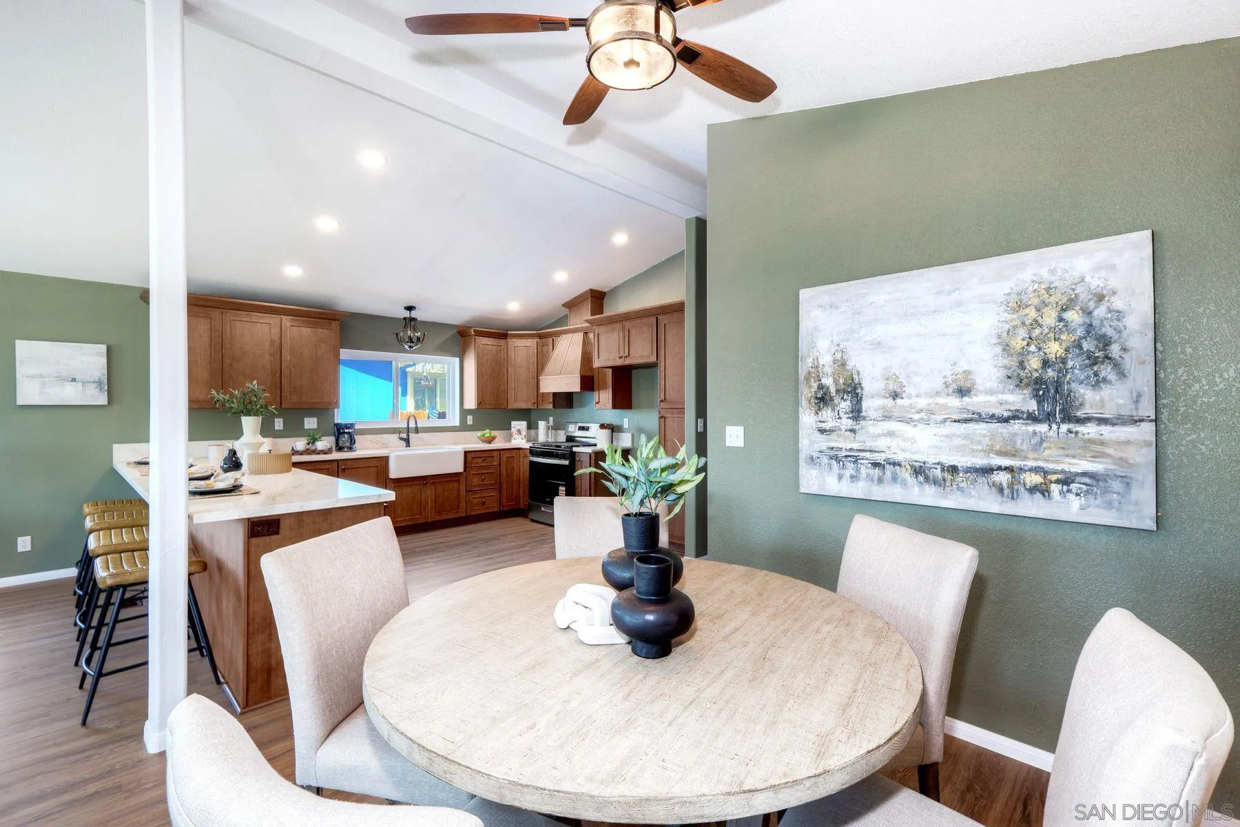https://cdn.realtyfeed.com/cdn/127/260006526/6a3da7f10f0b4cd3f636f1b21f4b156c.webp