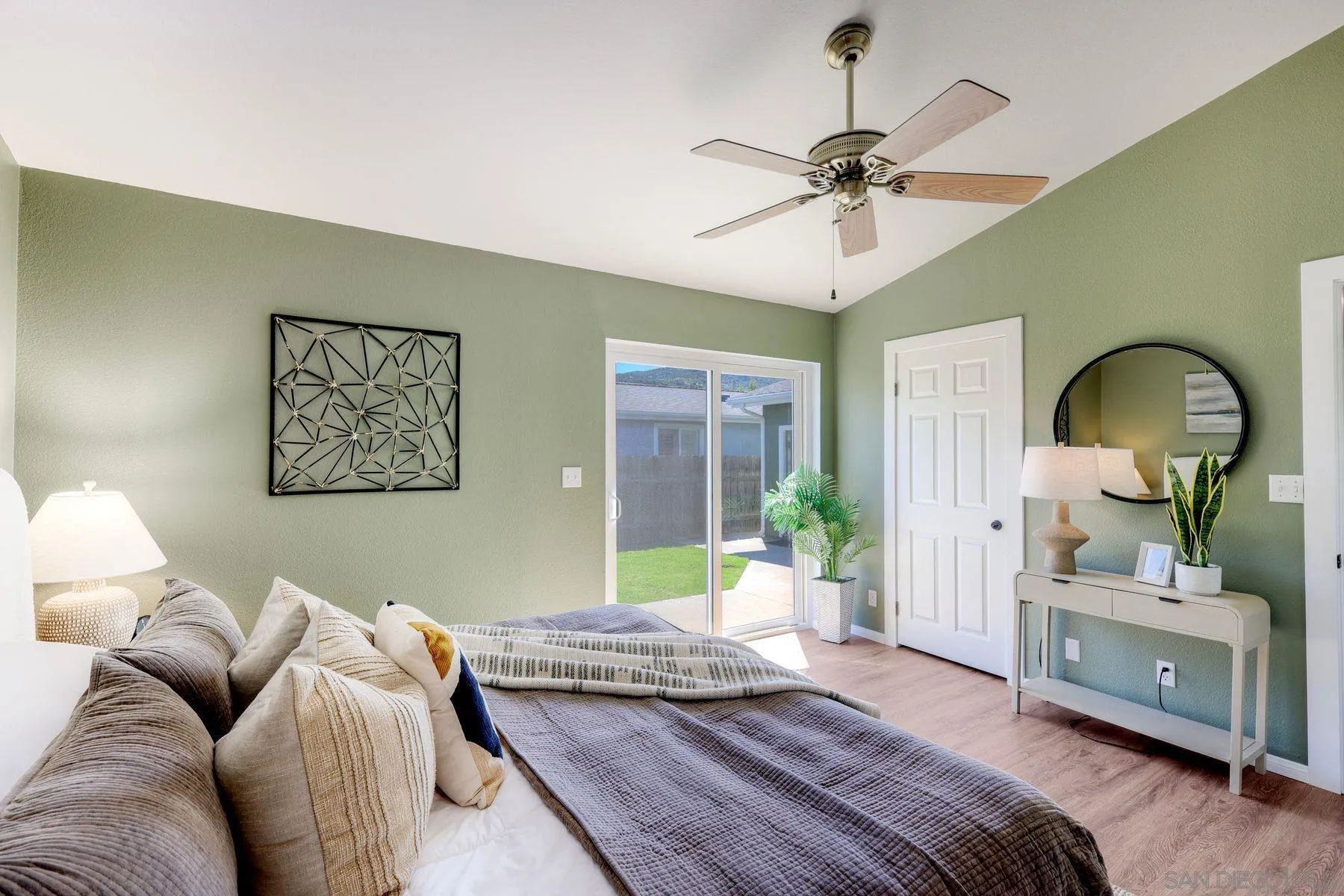 https://cdn.realtyfeed.com/cdn/127/260006526/94ce0257fa0c7aa375ec4ac527538af2.webp