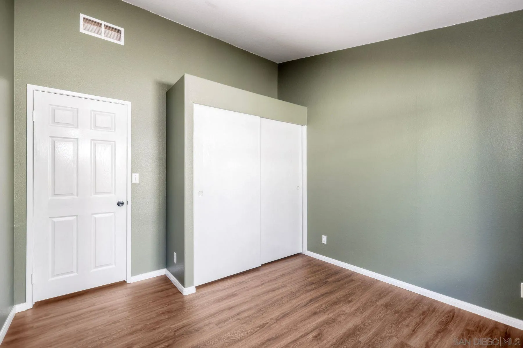 https://cdn.realtyfeed.com/cdn/127/260006526/a6f2ce9bca5a092a4450c289d30070dc.webp