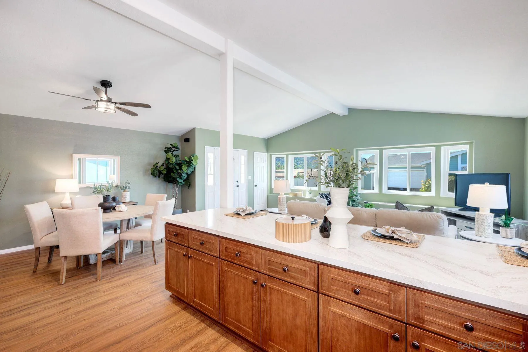 https://cdn.realtyfeed.com/cdn/127/260006526/bdda37497623343b79ce85f9696107f4.webp