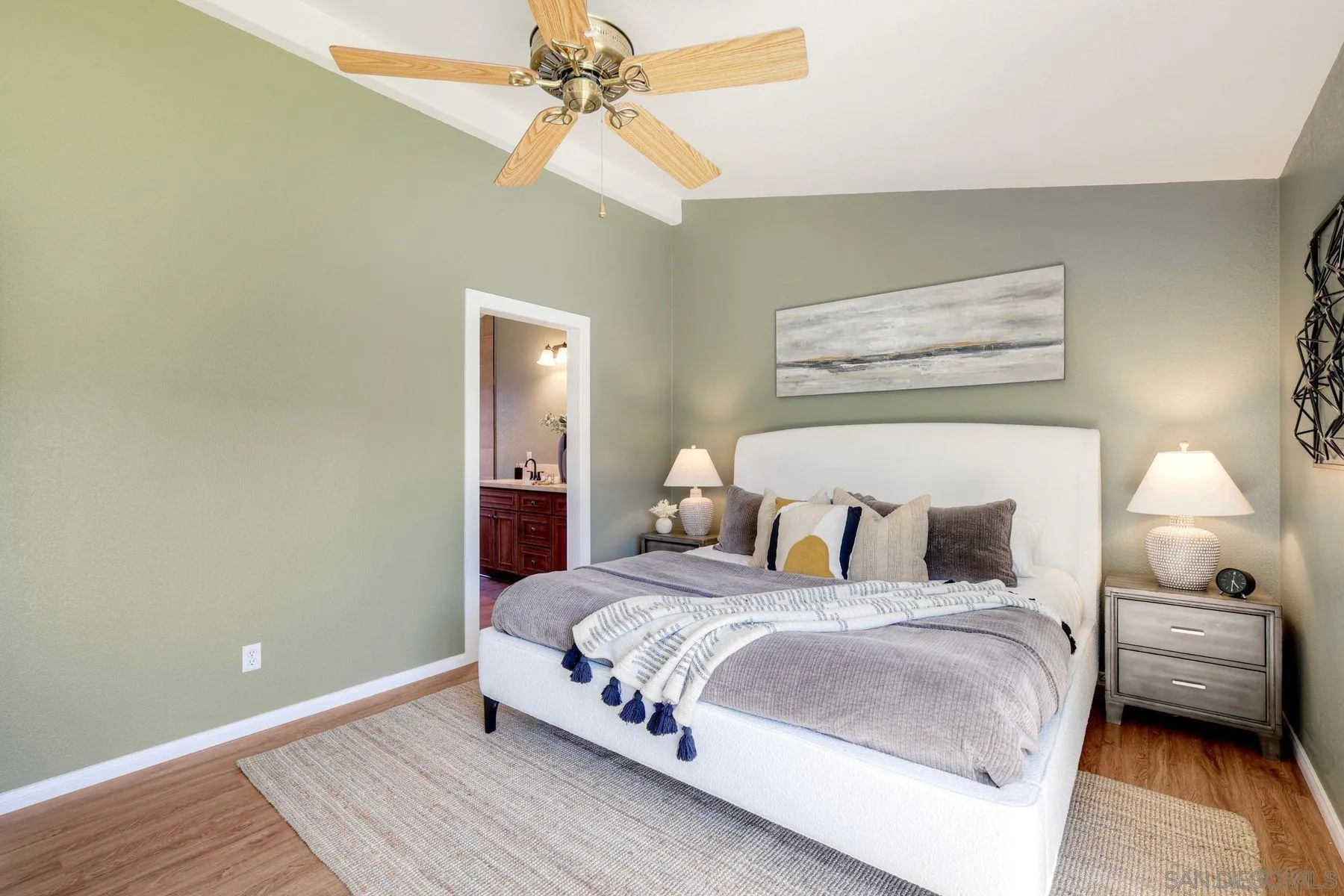 https://cdn.realtyfeed.com/cdn/127/260006526/be0a47ad5616c9928f51d18da3c7ae35.webp