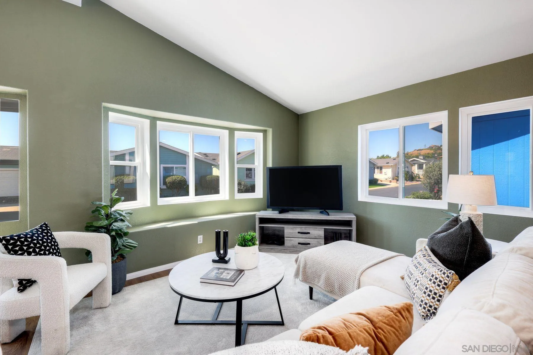 https://cdn.realtyfeed.com/cdn/127/260006526/f976de21408bca500660aef03752c410.webp