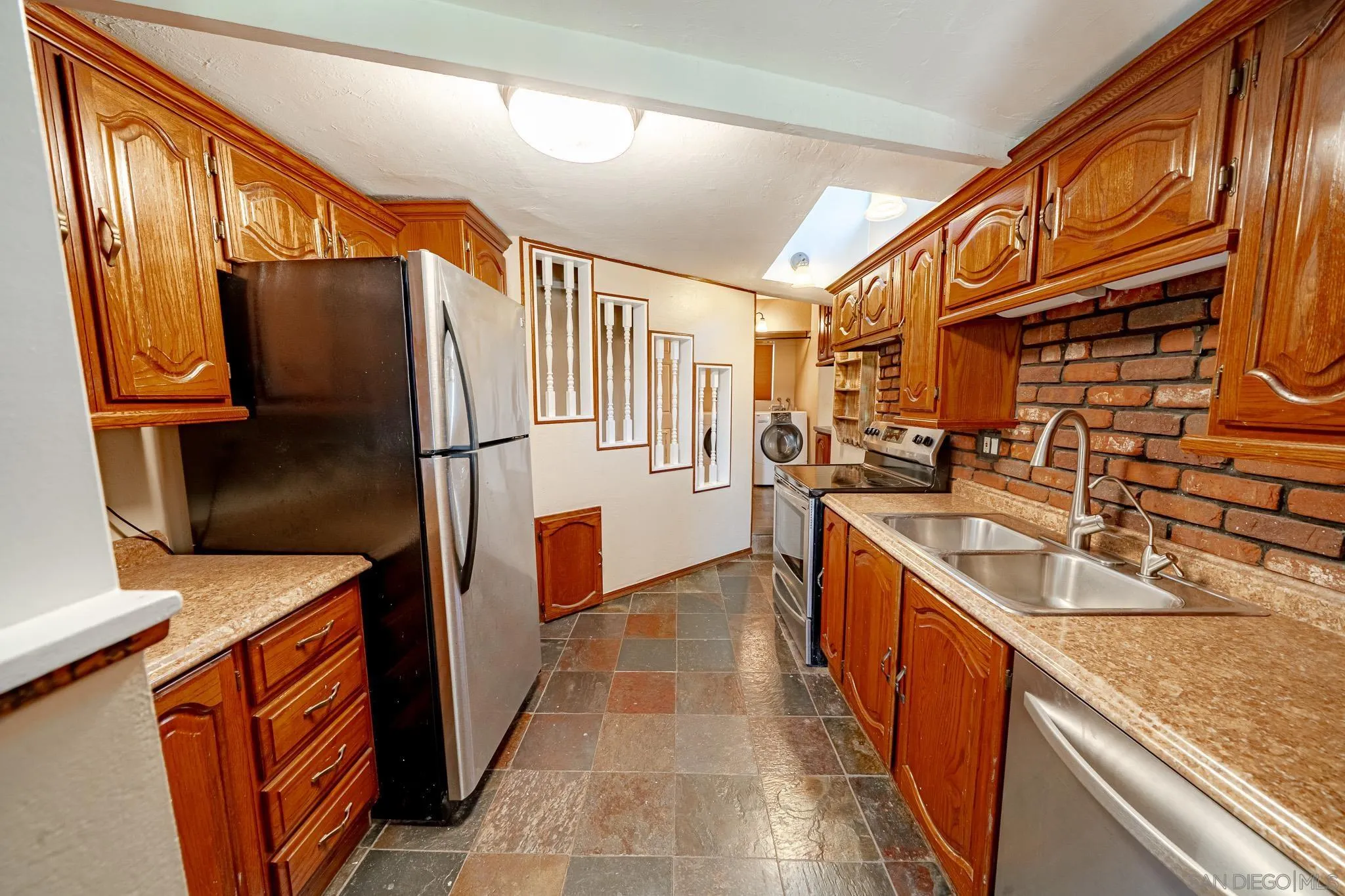 https://cdn.realtyfeed.com/cdn/127/260006533/6a1766b53ad25b8f22b5aaa8588525fa.webp