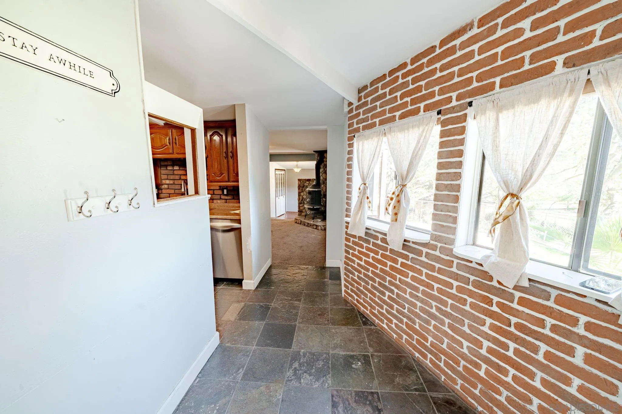 https://cdn.realtyfeed.com/cdn/127/260006533/f28b6bfc265e6e4556aeebd8493c1959.webp