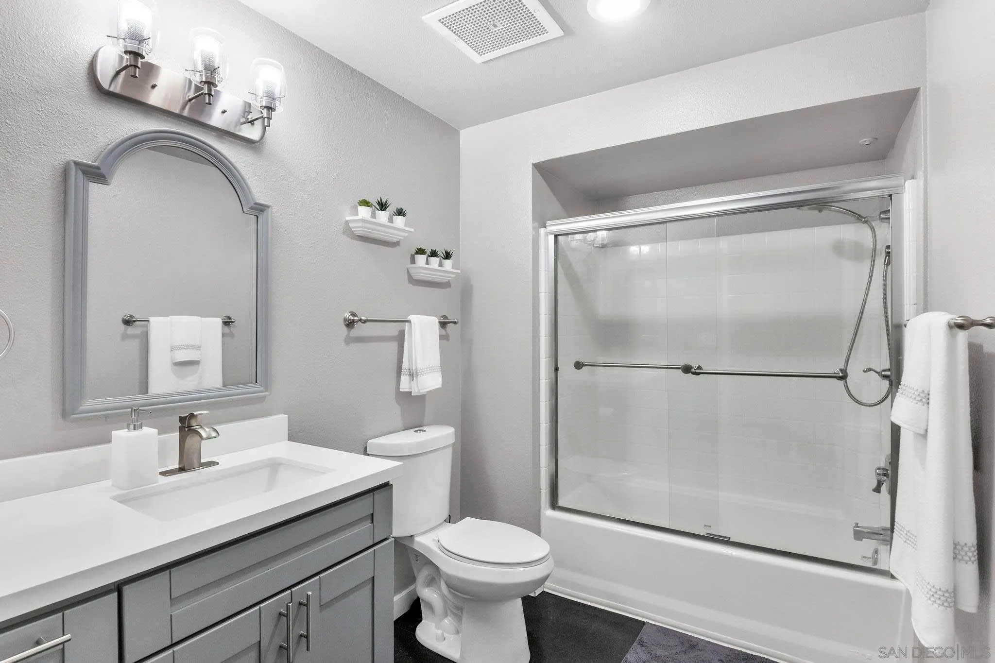 Photo #10: 260006536 Listing: Photo #10