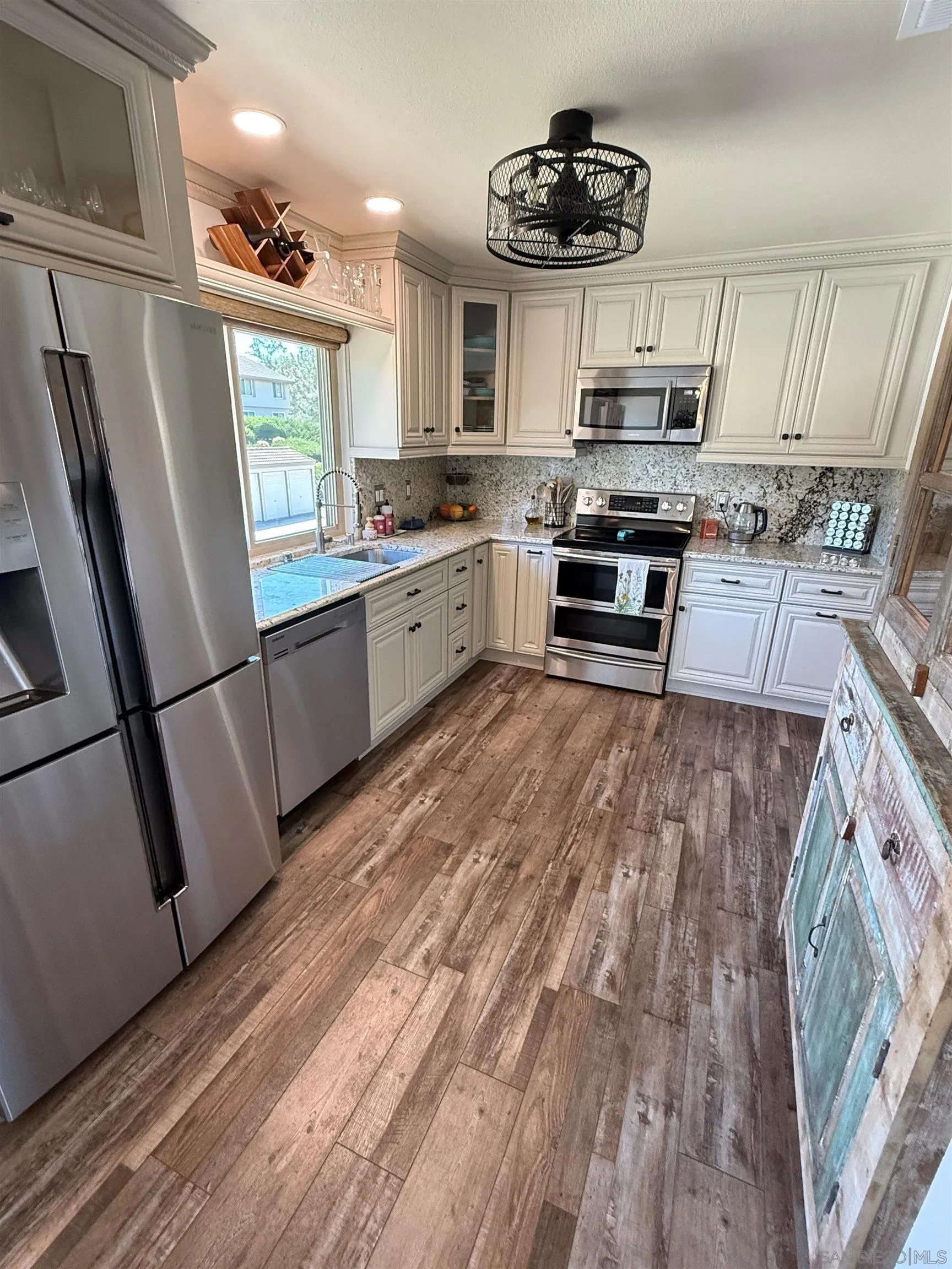 Photo #2: 260006539 Listing: Photo #2