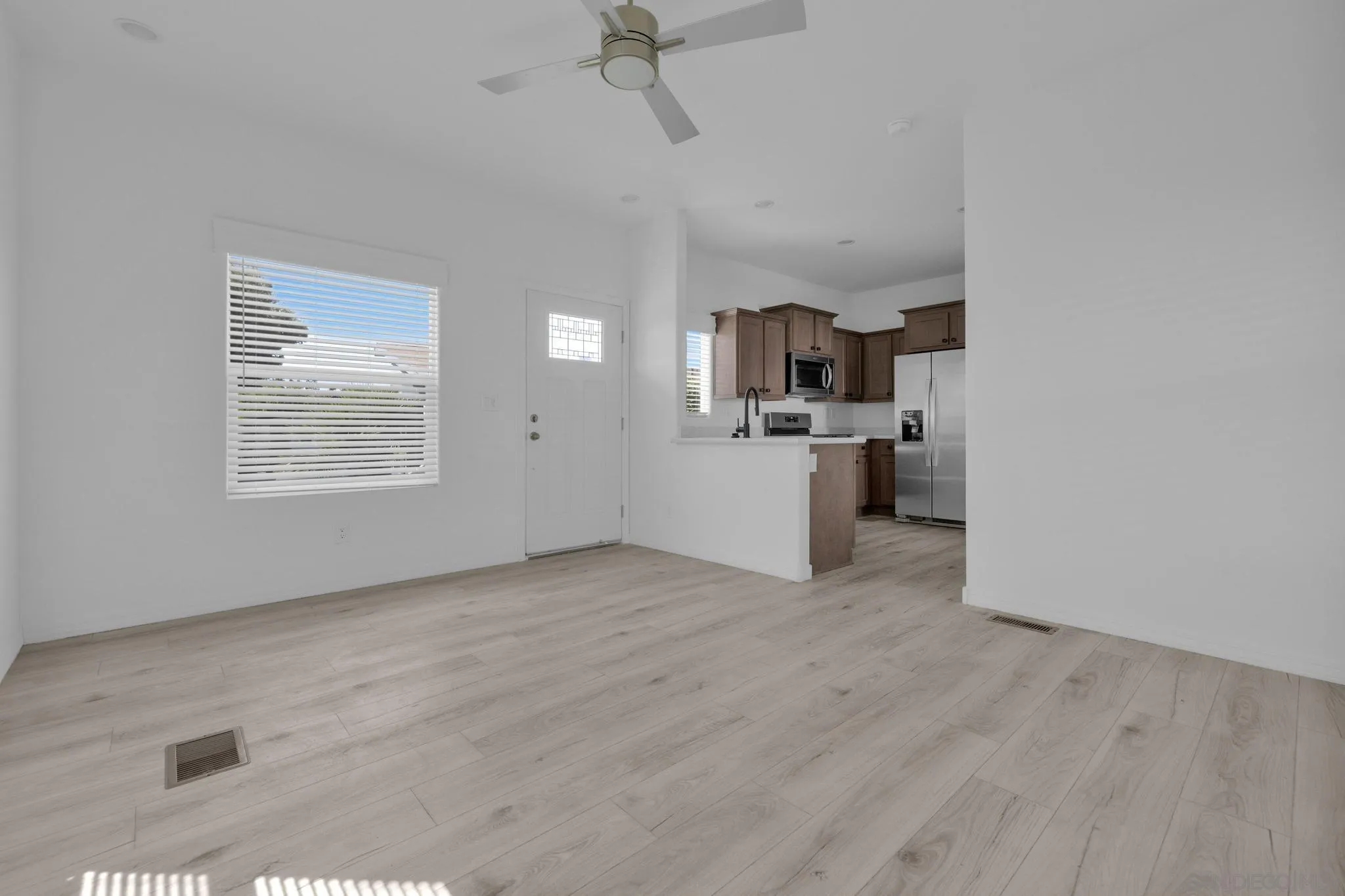 https://cdn.realtyfeed.com/cdn/127/260006545/be89300e7c3a055a17d85b00845d9635.webp