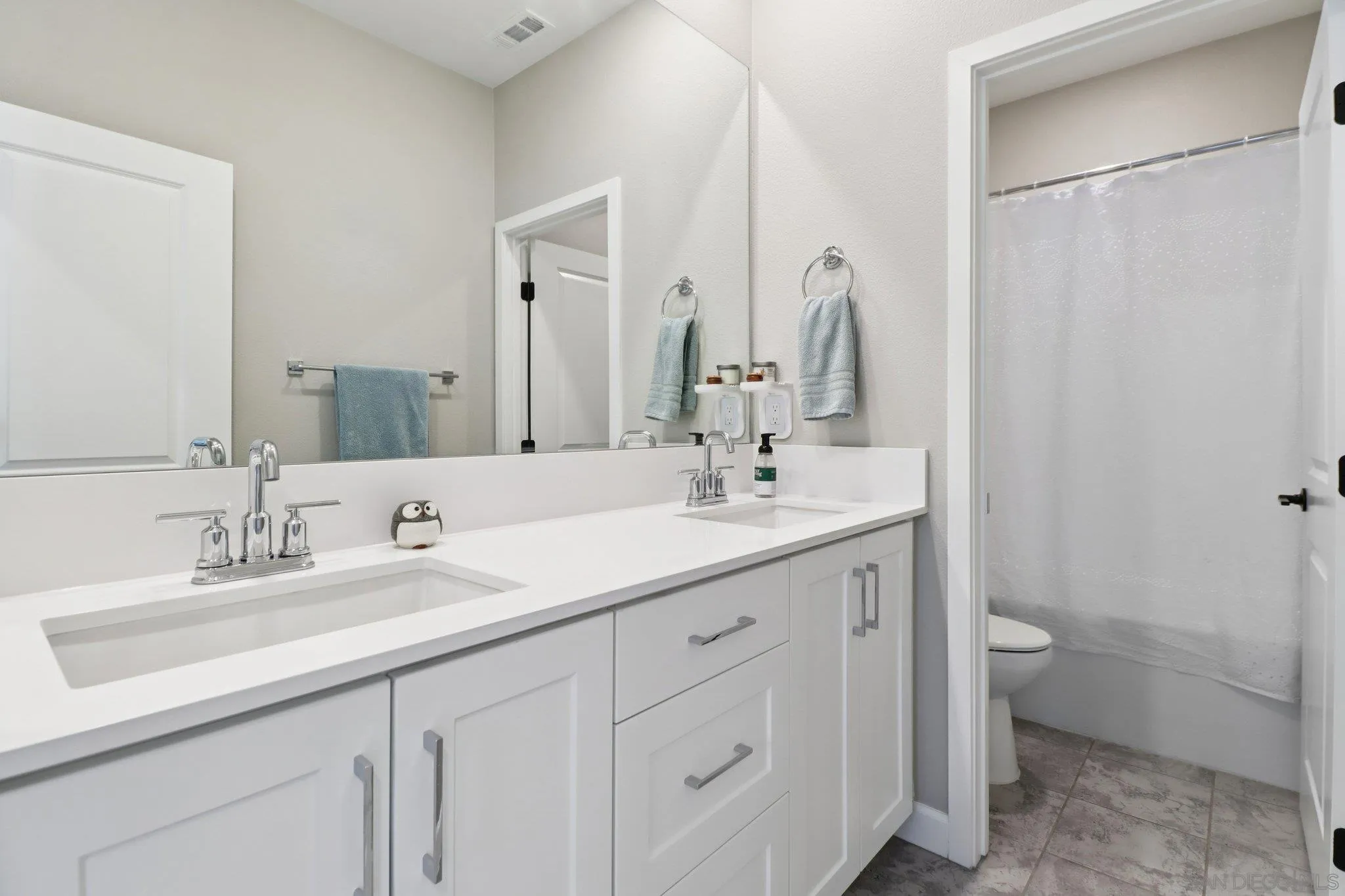 https://cdn.realtyfeed.com/cdn/127/260006546/4db44c65af0372b1773753abe4a39f22.webp