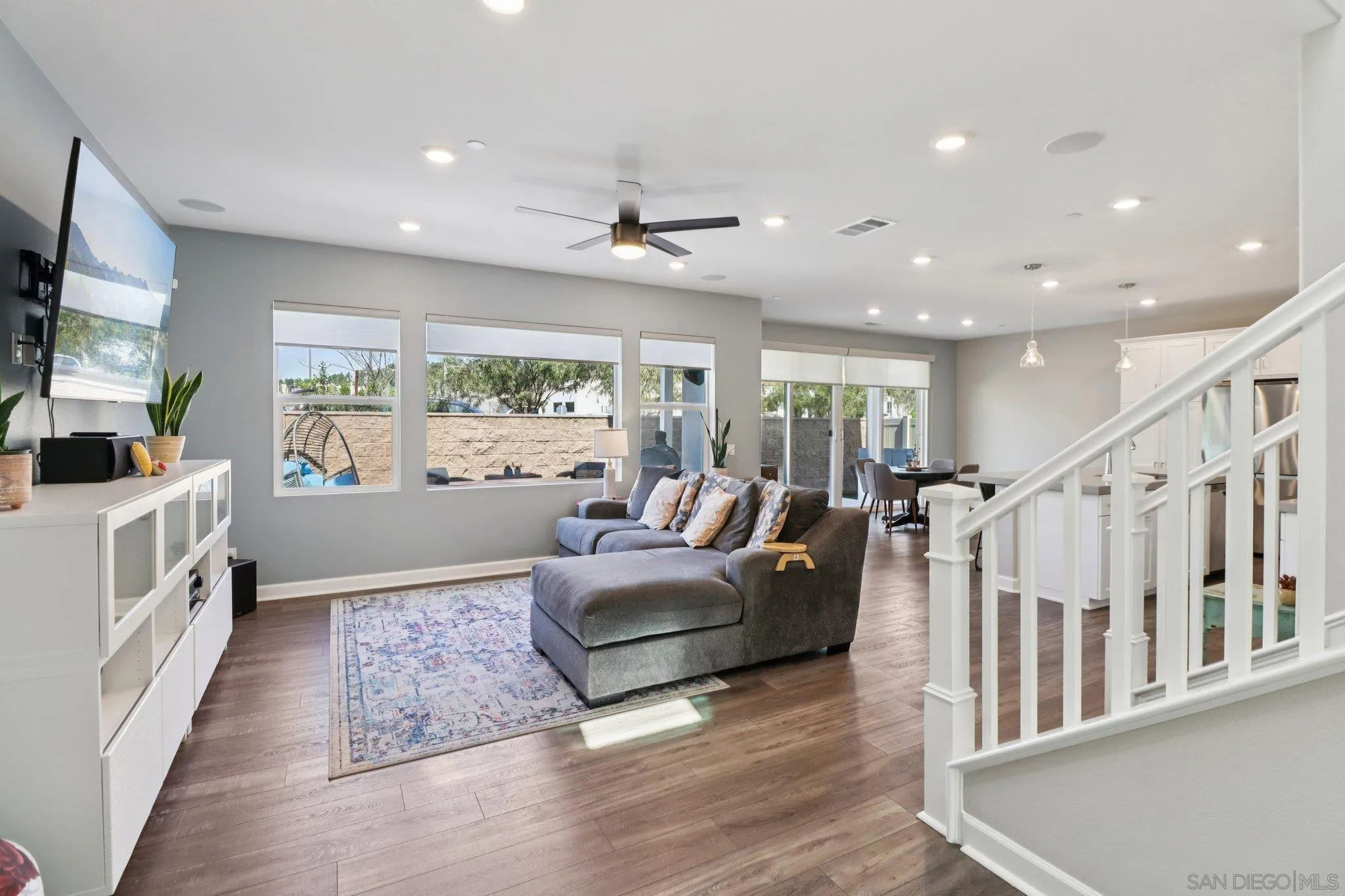 https://cdn.realtyfeed.com/cdn/127/260006546/7438064b07fe78a0677636922149c96a.webp