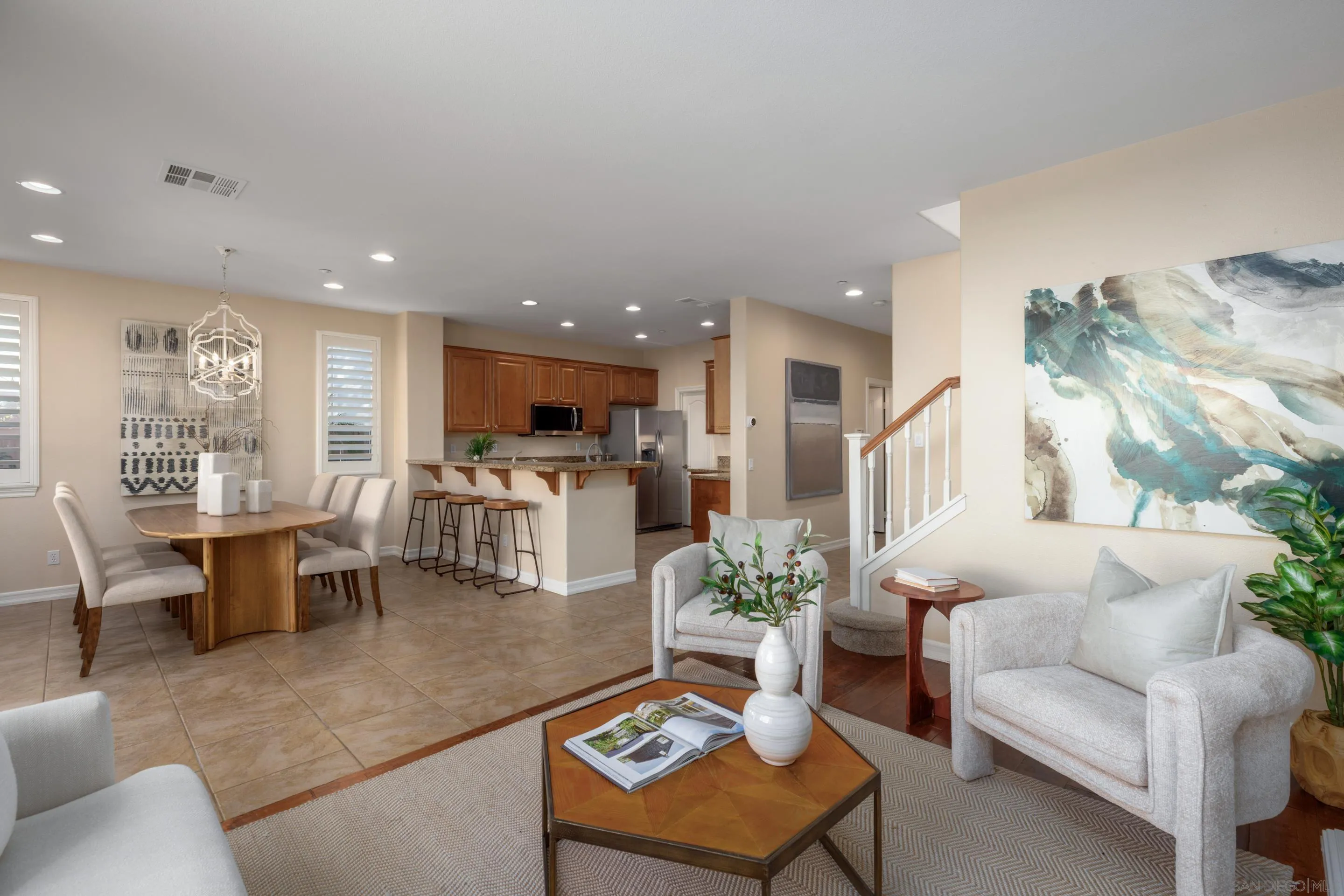 https://cdn.realtyfeed.com/cdn/127/260006549/33162160f2b4364d9f356e52abbe2981.webp