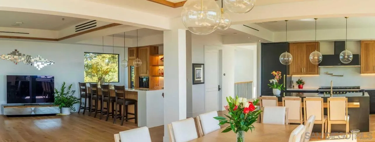 https://cdn.realtyfeed.com/cdn/127/260006552/cc09c3a0ed1b782eb9af895c215f0fd8.webp