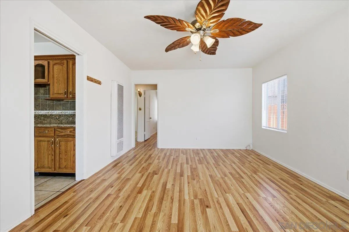 https://cdn.realtyfeed.com/cdn/127/260006553/0686cd24d9503cd61d0e26b932731186.webp