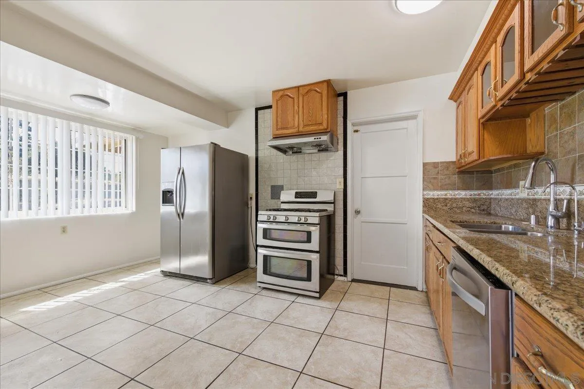 https://cdn.realtyfeed.com/cdn/127/260006553/07a046f2769cadb18f60264ee7e8959b.webp