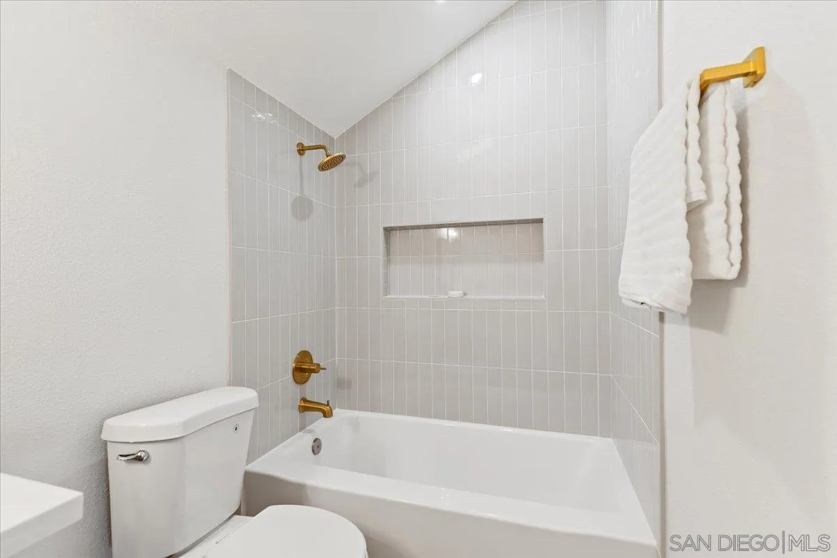 Photo #28: 260006555 Listing: Photo #28