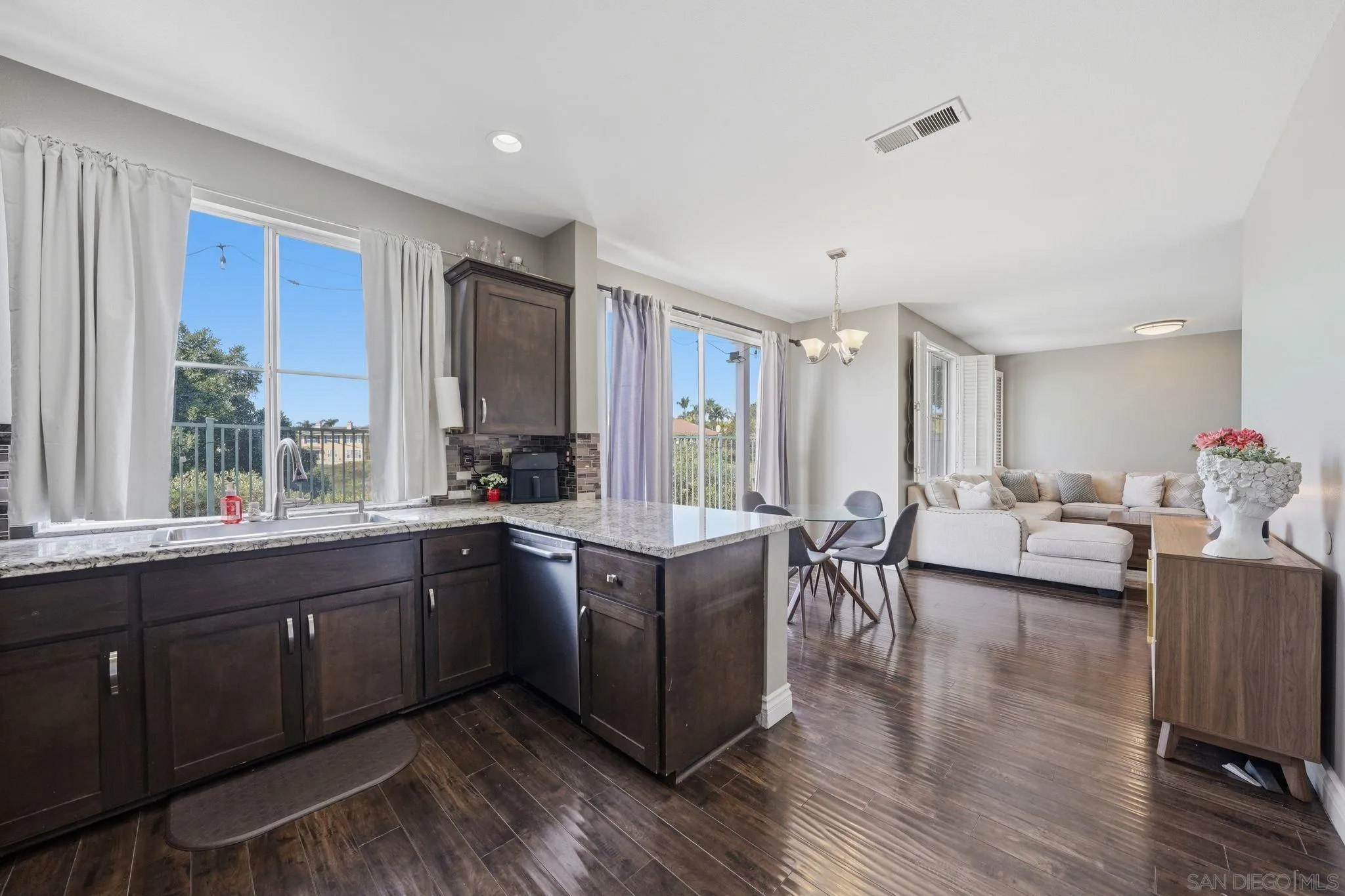 https://cdn.realtyfeed.com/cdn/127/260006557/026c974f3c5ed3078ab6766d63448b26.webp
