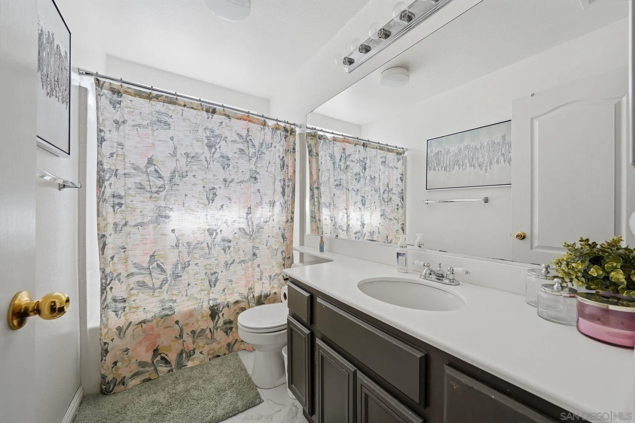 https://cdn.realtyfeed.com/cdn/127/260006557/074f27607e434cfc5748a22b7c183543.webp