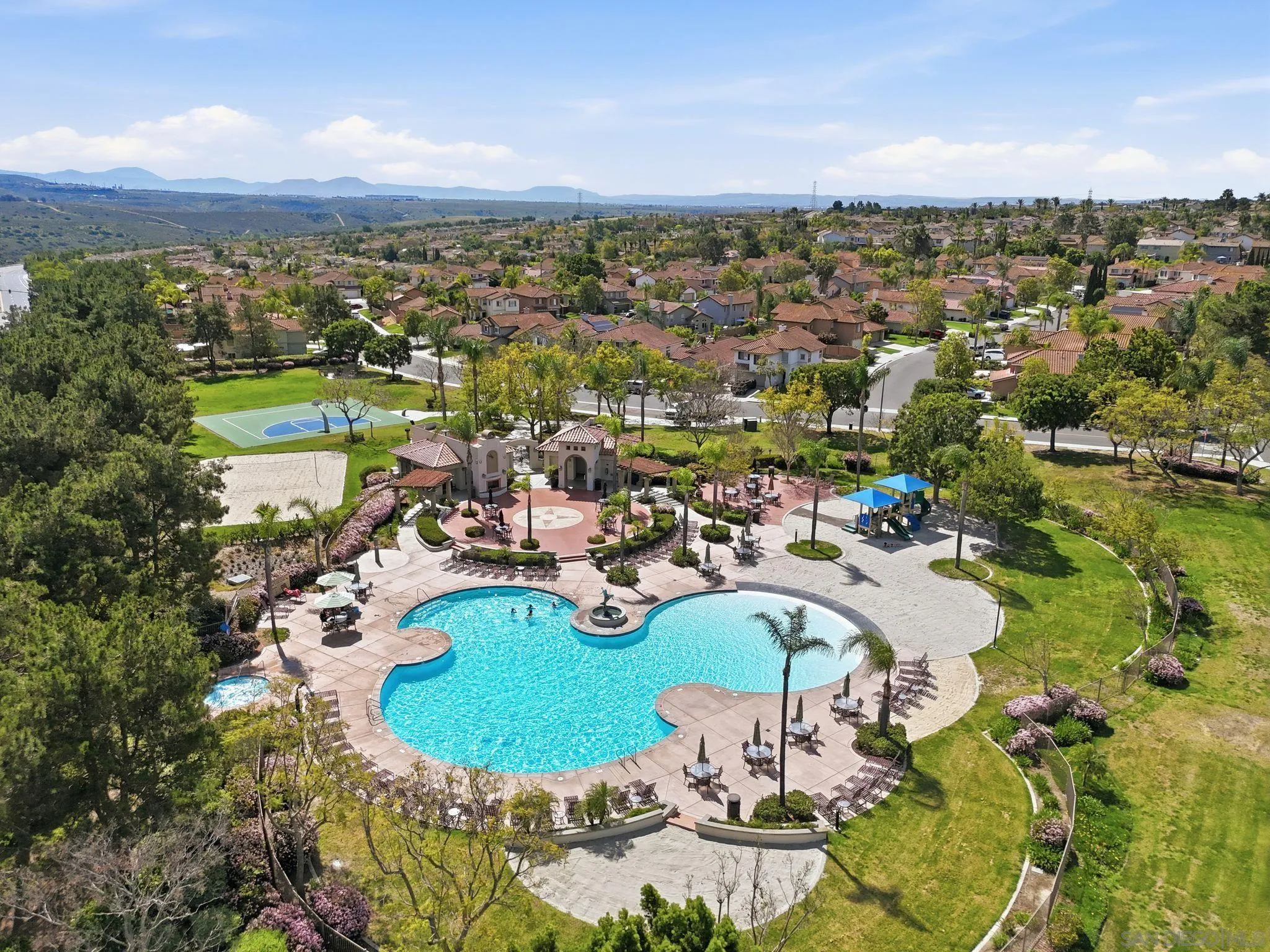 https://cdn.realtyfeed.com/cdn/127/260006557/658ba33bce27768195ba4657b4f82c4d.webp