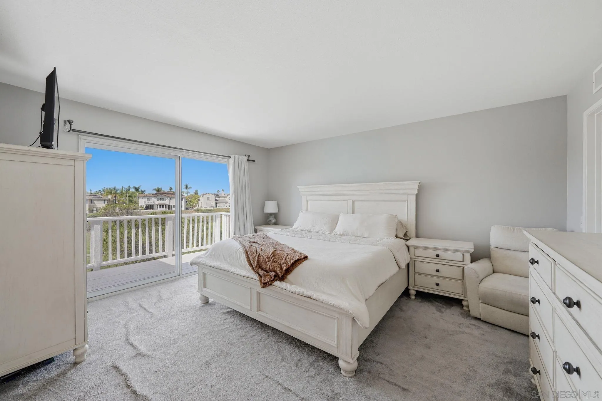 https://cdn.realtyfeed.com/cdn/127/260006557/6669adf677212a0c7cfb3fe86aabb07c.webp
