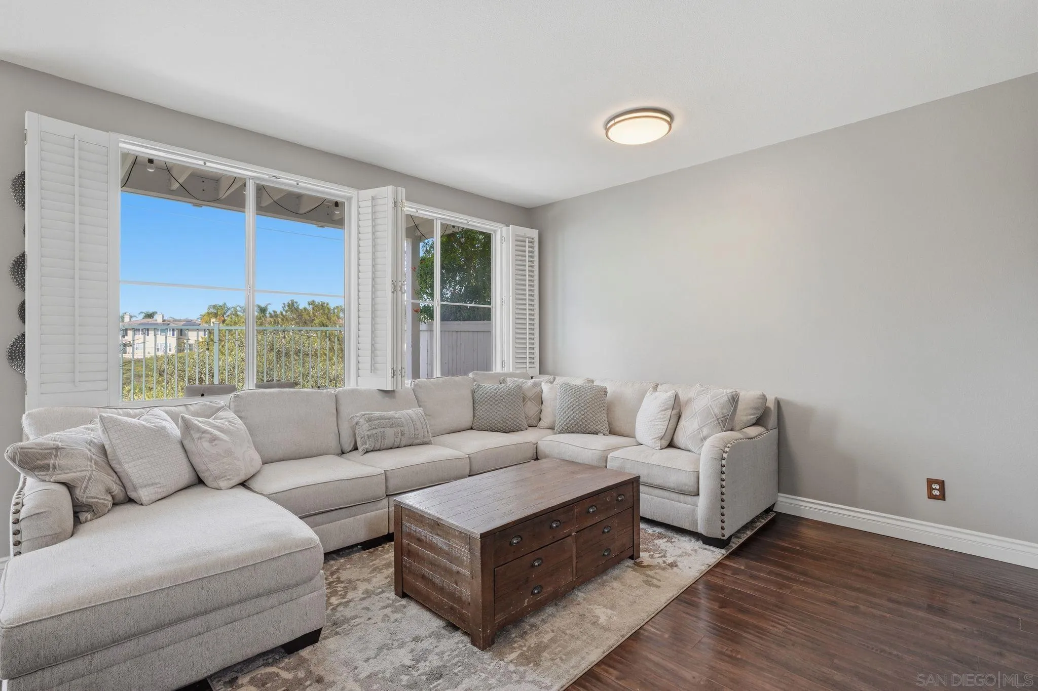https://cdn.realtyfeed.com/cdn/127/260006557/c9b122b24e94d935bdf984ee2f6d14b5.webp