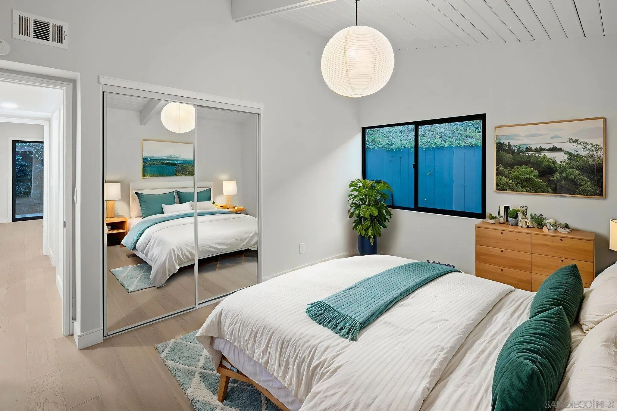 https://cdn.realtyfeed.com/cdn/127/260006560/78b69cb663437e255f25436cb22823fb.webp