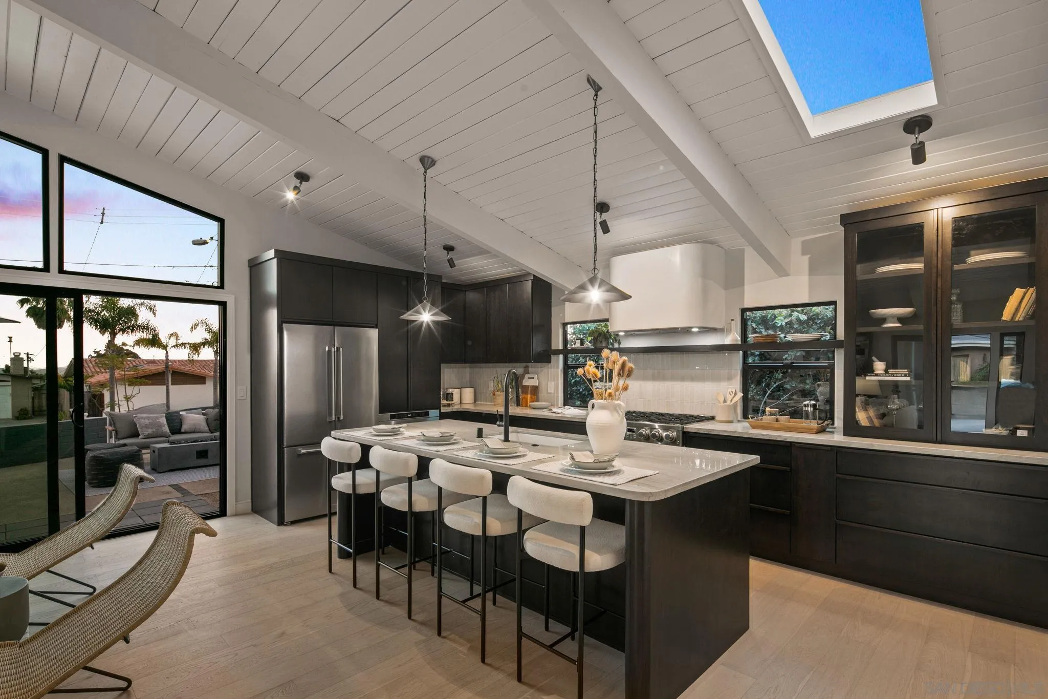 https://cdn.realtyfeed.com/cdn/127/260006560/9487063da91c7abefc37153bf3a351e5.webp
