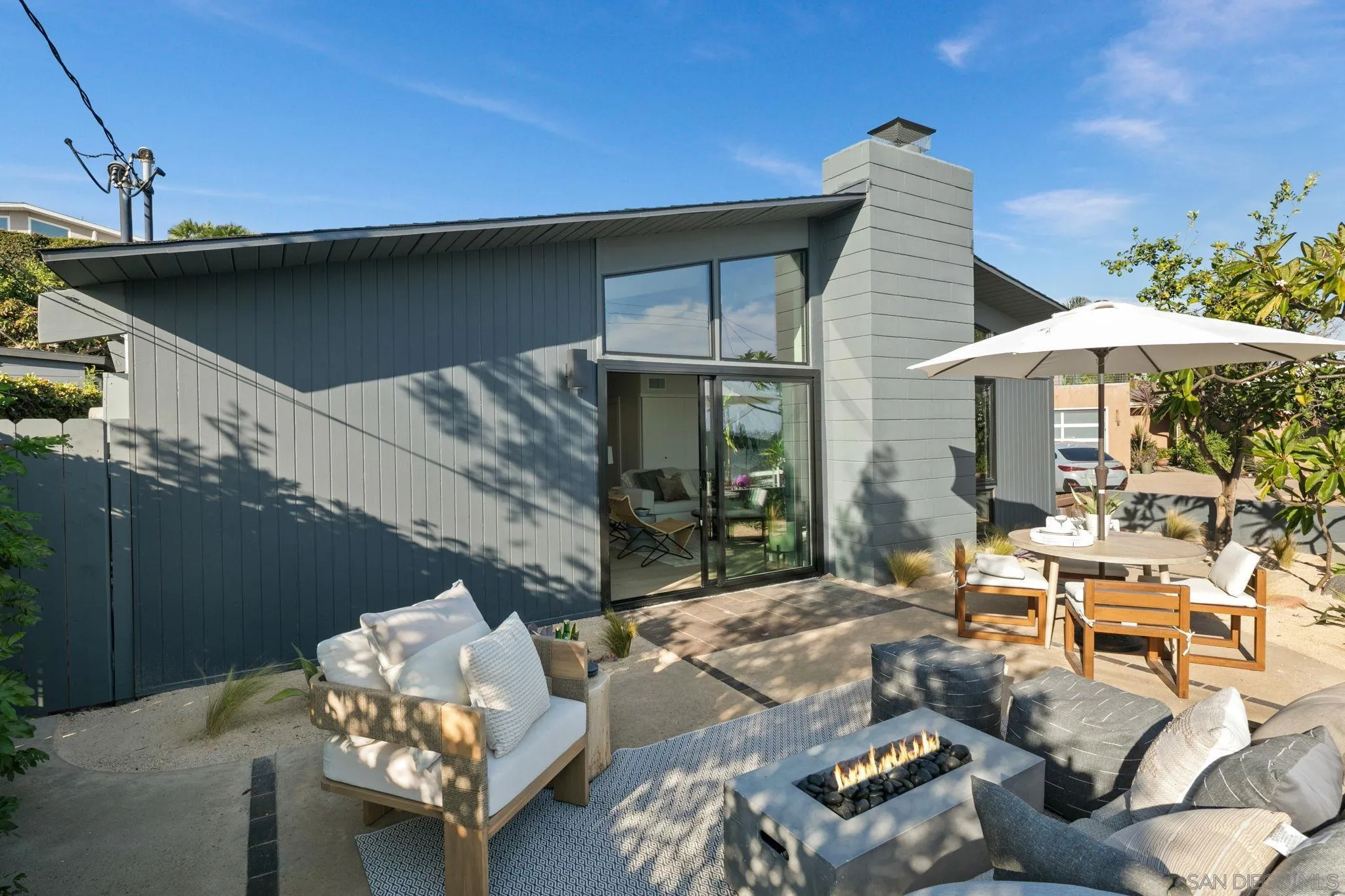 https://cdn.realtyfeed.com/cdn/127/260006560/bf462384529e9417af09ca03f14b9a90.webp