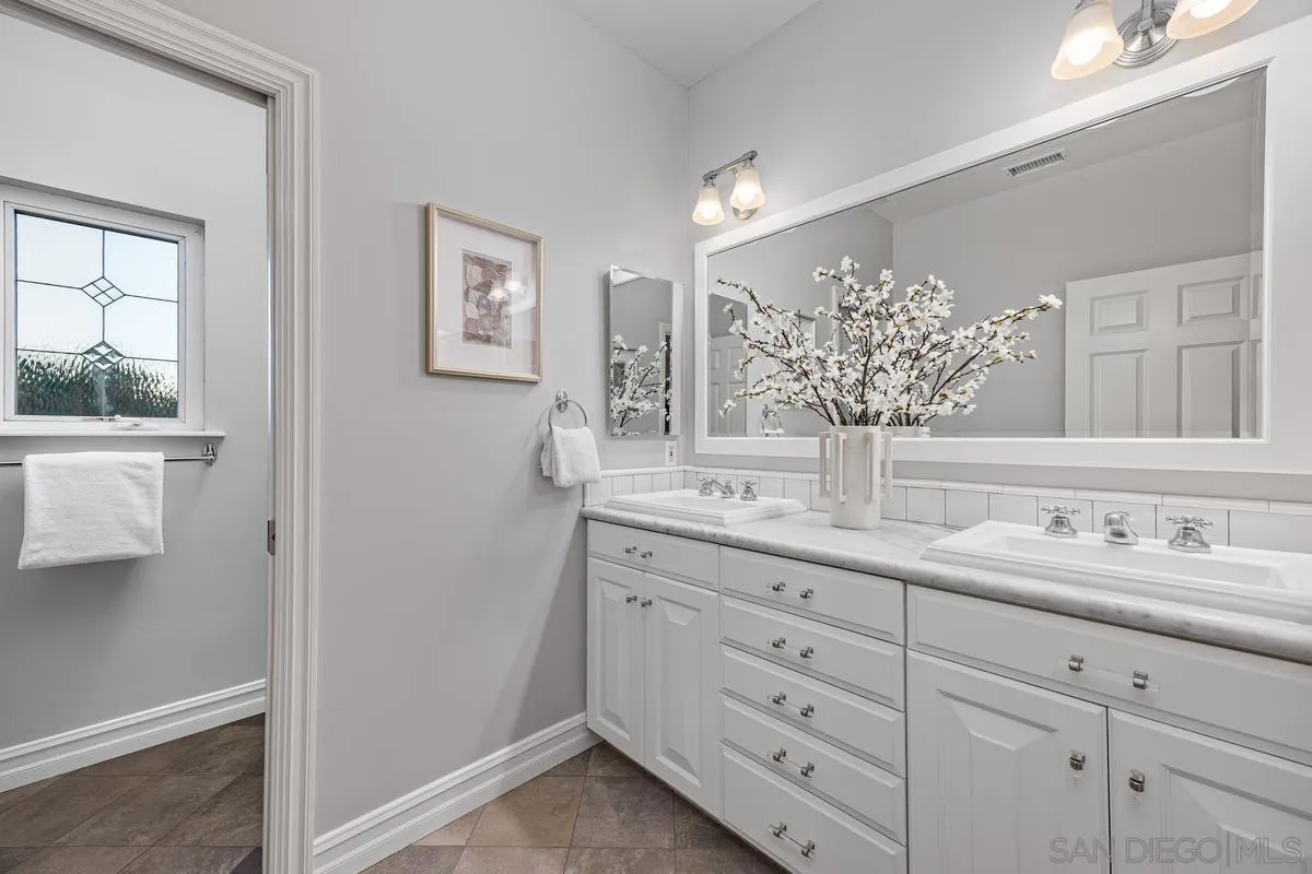 https://cdn.realtyfeed.com/cdn/127/260006565/cdb06be52b2aa9957a0b698564bb6668.webp