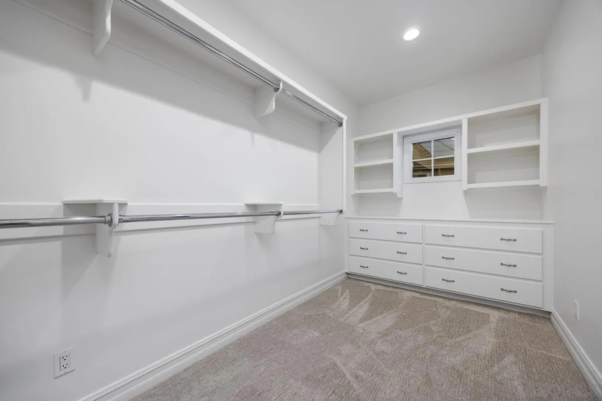 https://cdn.realtyfeed.com/cdn/127/260006565/f44971da5cf1dc501e53de737626e0c4.webp