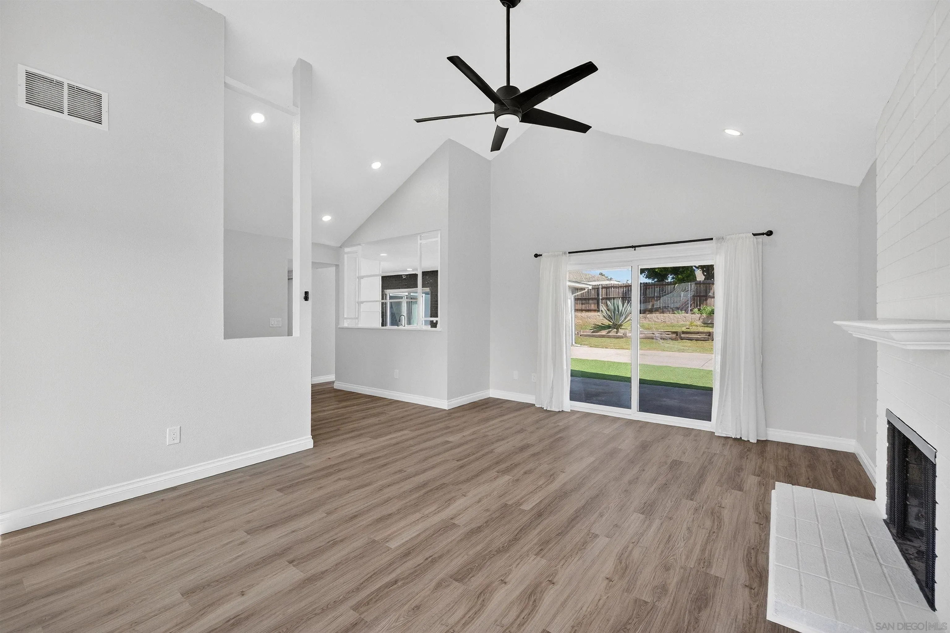 https://cdn.realtyfeed.com/cdn/127/260006567/426cd2174b0f27a41952521263544409.webp