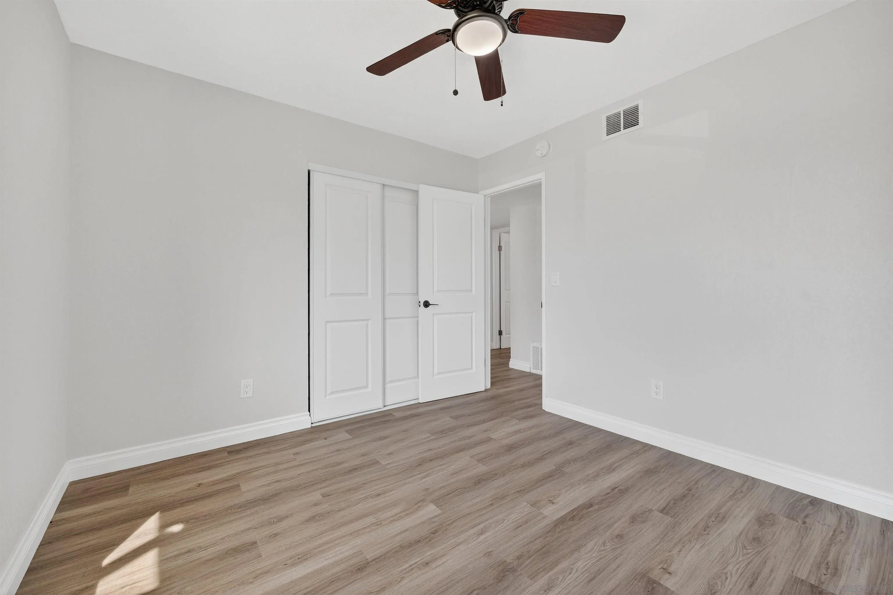 https://cdn.realtyfeed.com/cdn/127/260006567/637d7c5695870975613f345998ab919f.webp