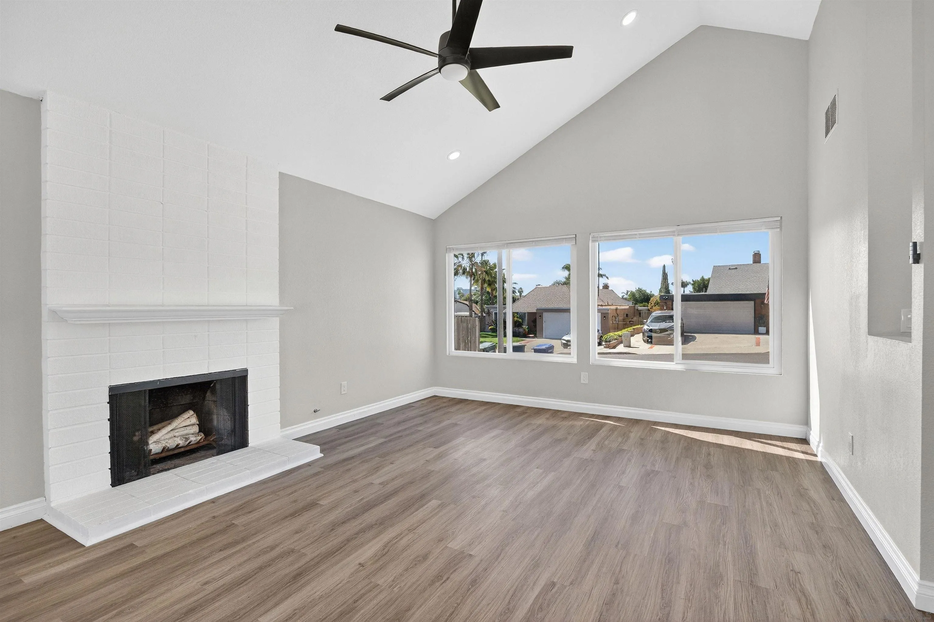 https://cdn.realtyfeed.com/cdn/127/260006567/d3280136f539884b3801a7b93b4f2991.webp