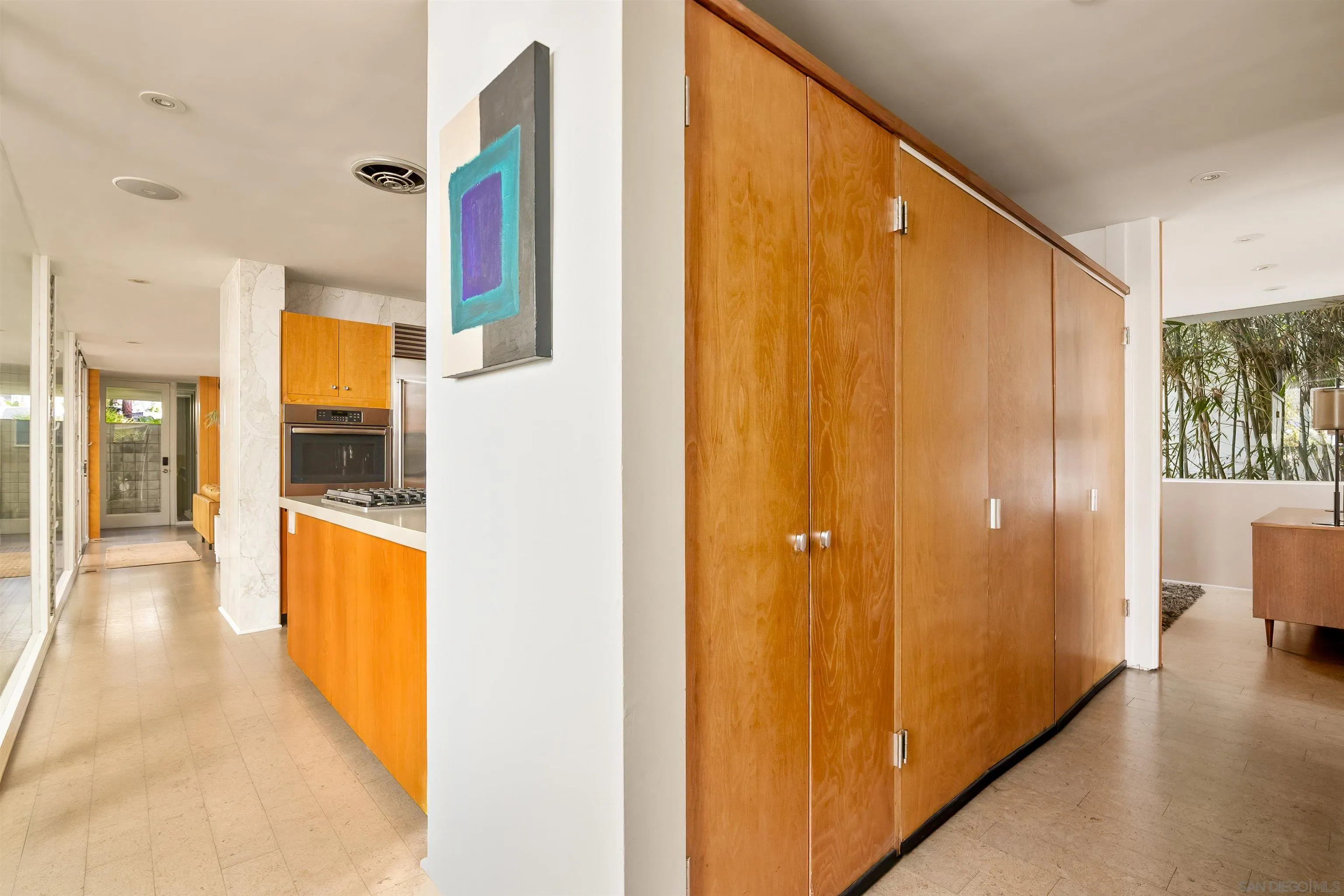 https://cdn.realtyfeed.com/cdn/127/260006572/279efcde7812924f8f9c338ed9388ec7.webp